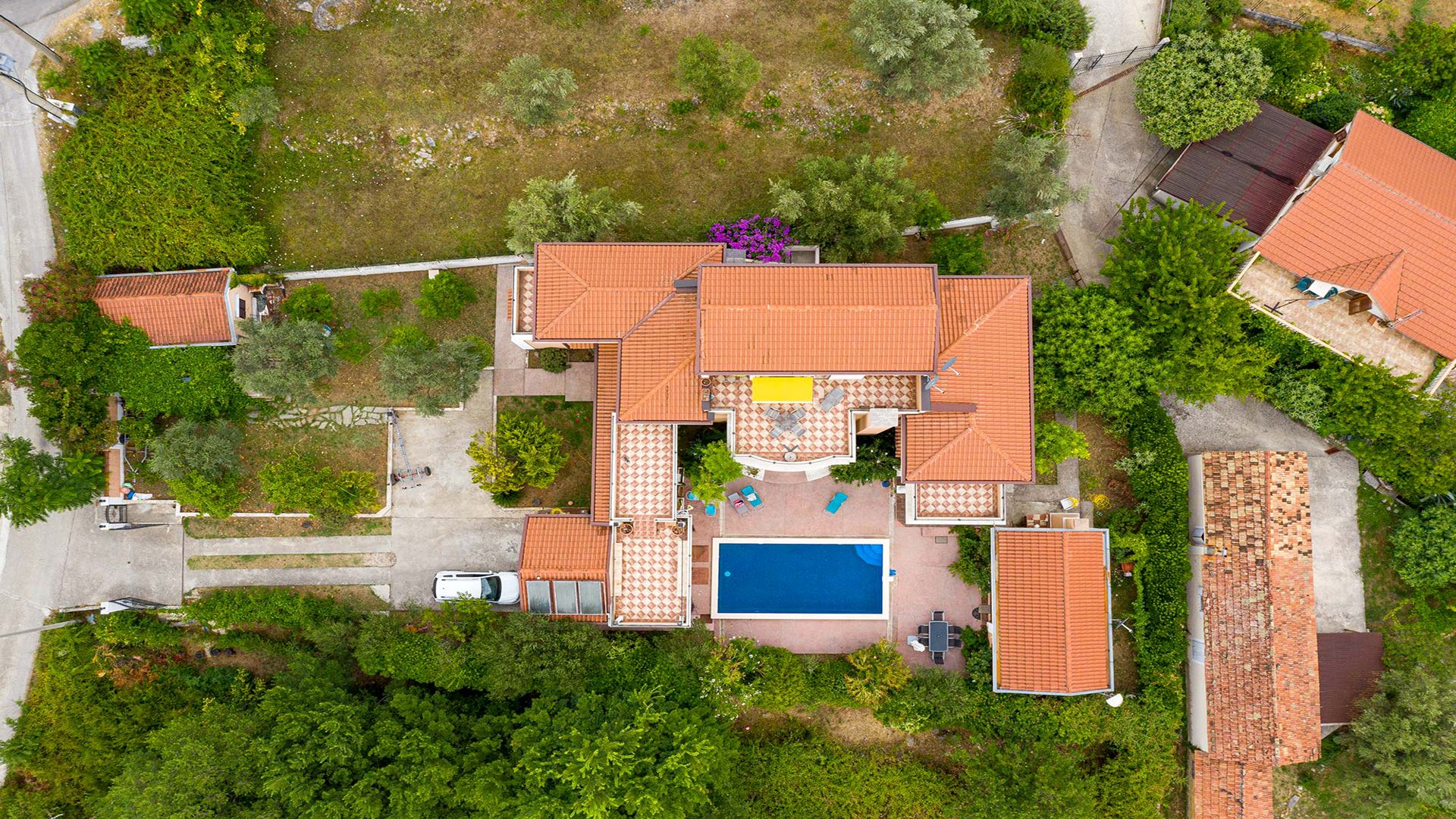 Na prodaju kuća sa bazenom,Kavač-Kotor - Amfora Real Estate