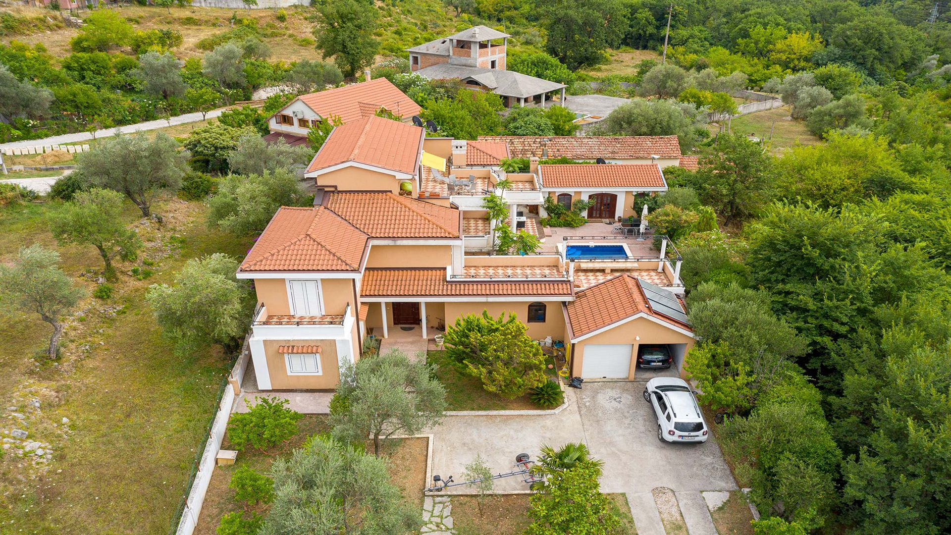 Na prodaju kuća sa bazenom,Kavač-Kotor - Amfora Real Estate