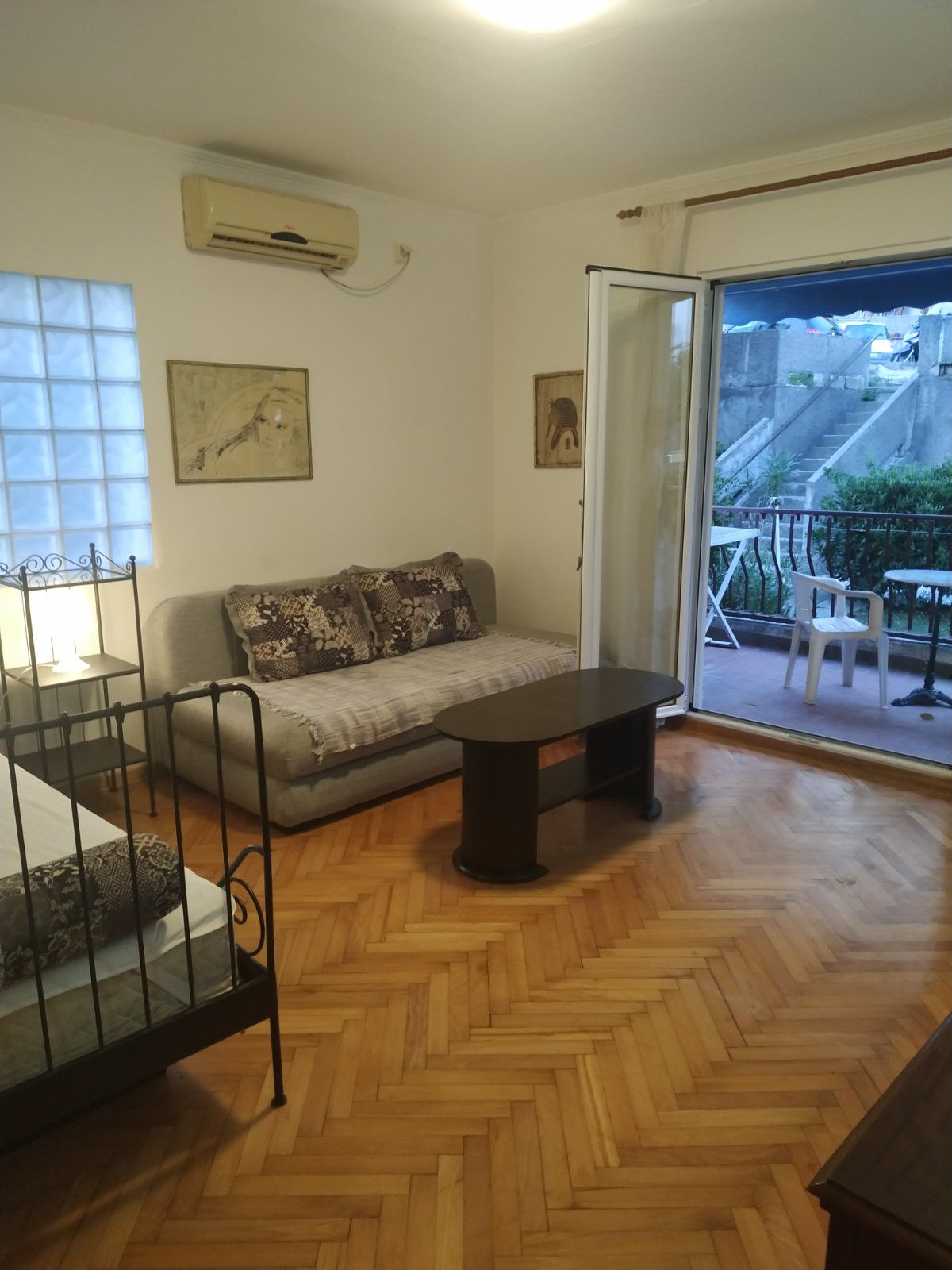 Garsonjera površine 38m2 plus terasa 9m2,na odličnoj lokaciji,Dobrota-Kotor. - Amfora Real Estate