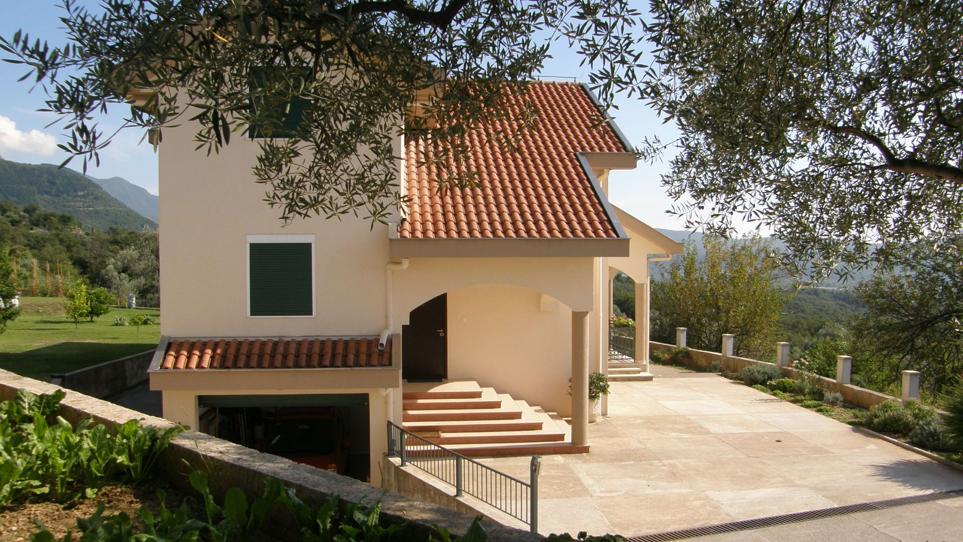 Trospratna kuća 157m2 sa pogledom na more, Kavač-Kotor. - Amfora Real Estate