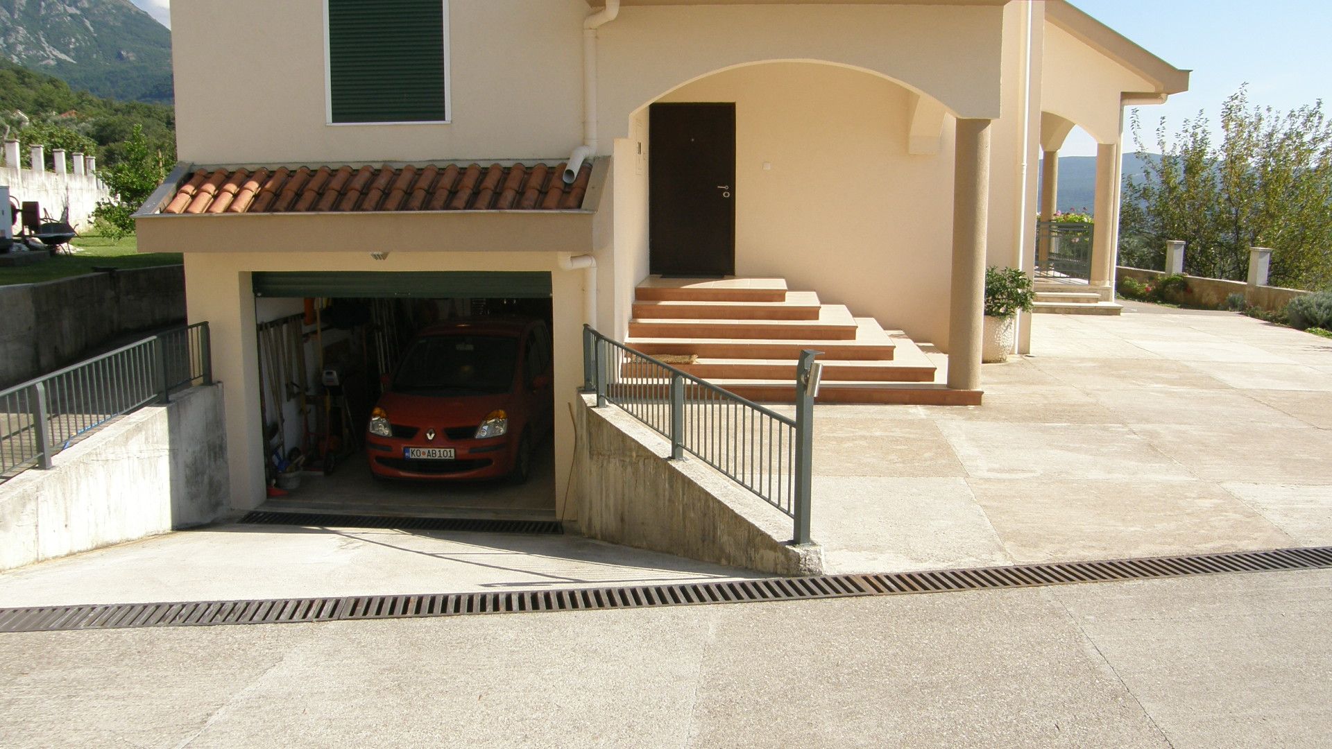 Trospratna kuća 157m2 sa pogledom na more, Kavač-Kotor. - Amfora Real Estate