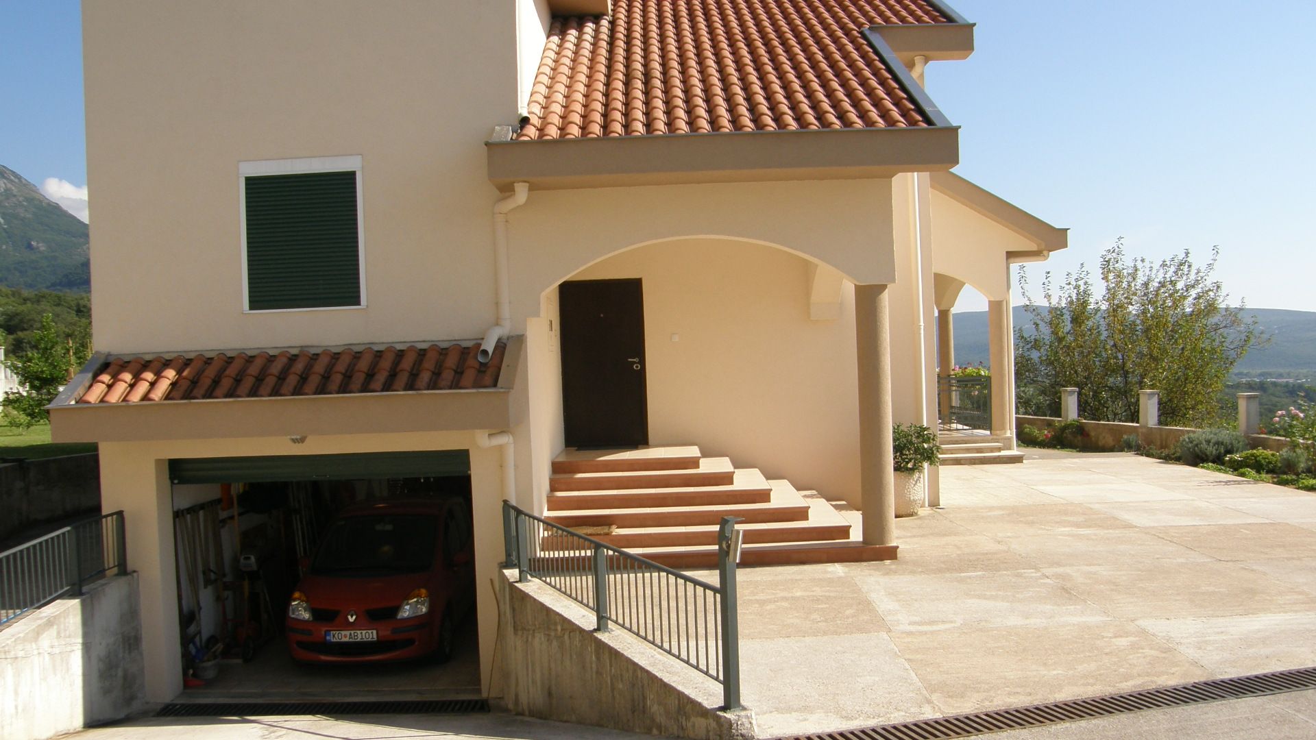 Trospratna kuća 157m2 sa pogledom na more, Kavač-Kotor. - Amfora Real Estate