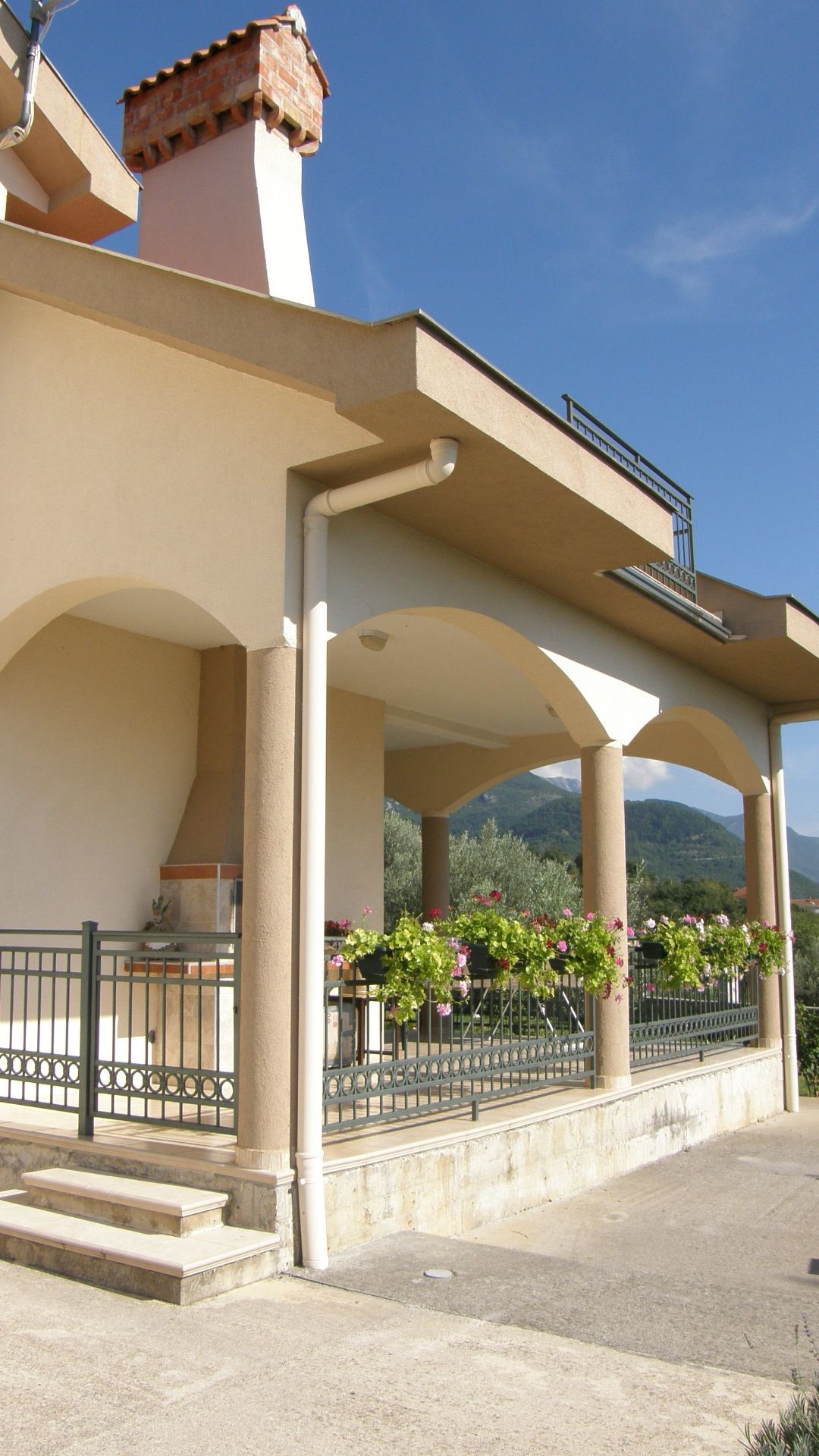 Trospratna kuća 157m2 sa pogledom na more, Kavač-Kotor. - Amfora Real Estate