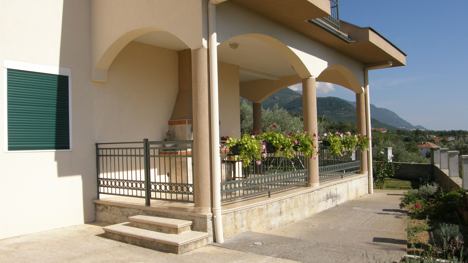 Trospratna kuća 157m2 sa pogledom na more, Kavač-Kotor. - Amfora Real Estate