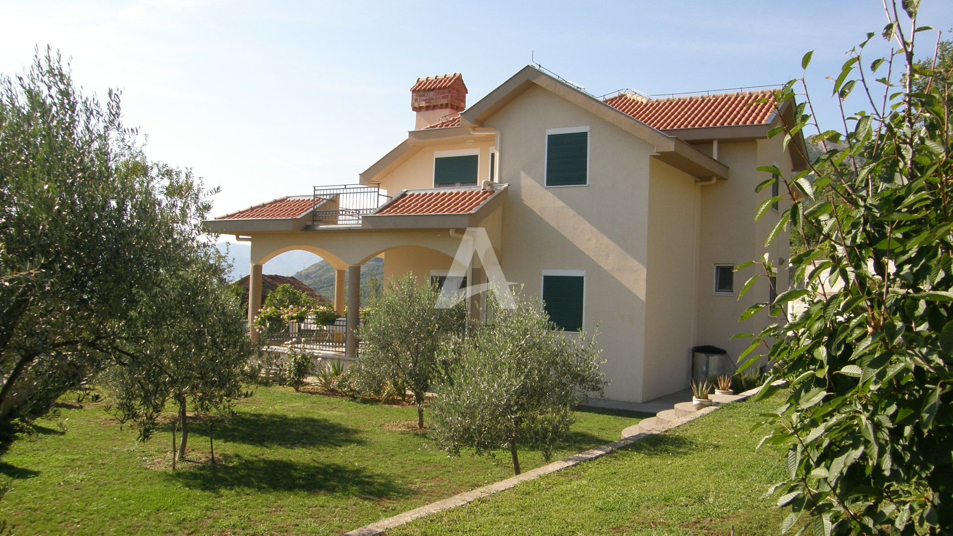 amforaproperty.com/Trospratna kuća 157m2 sa pogledom na more, Kavač-Kotor.