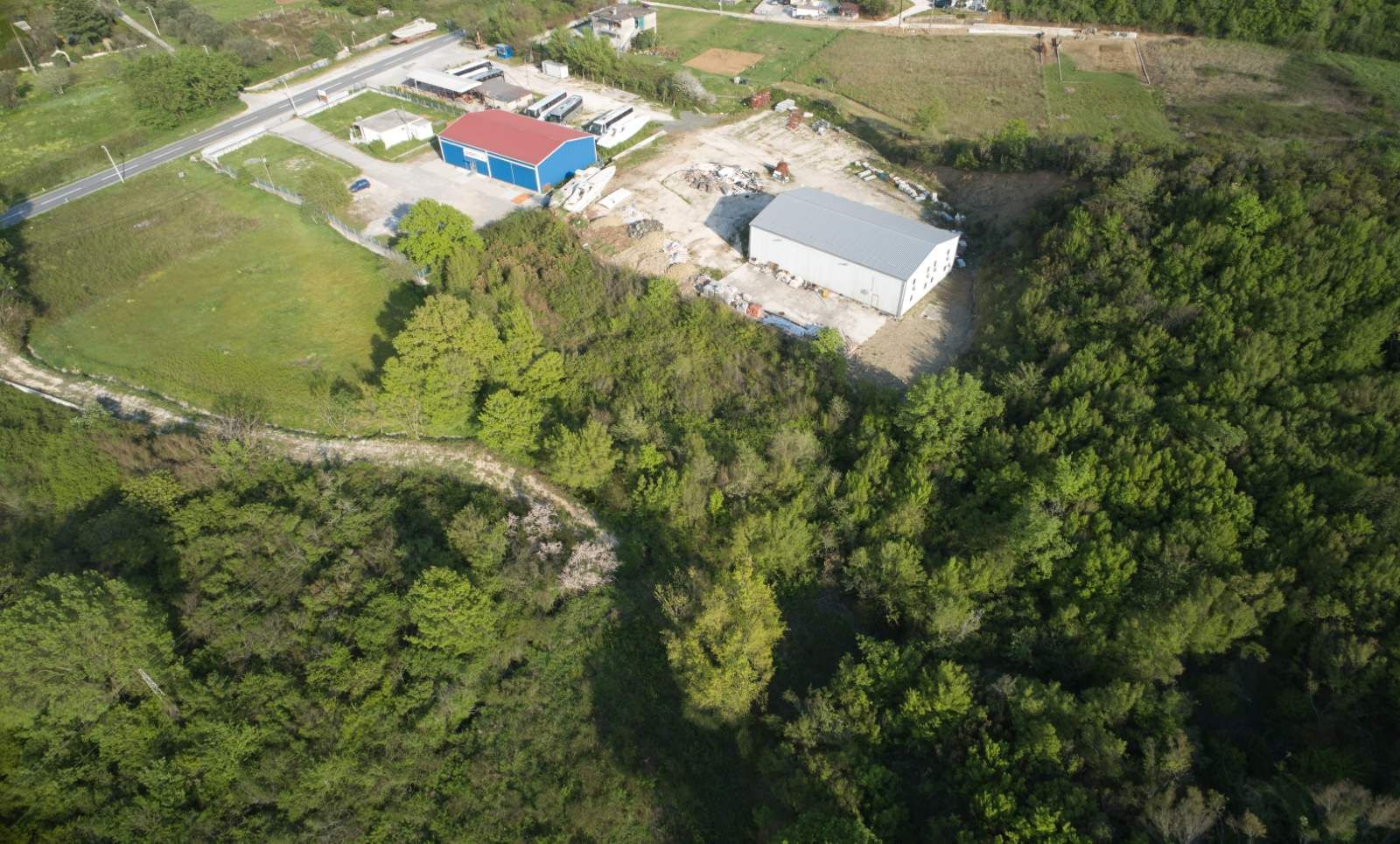 Na prodaju gradjevinski plac 2483m2,Radanovići (Kotor) - Amfora Real Estate