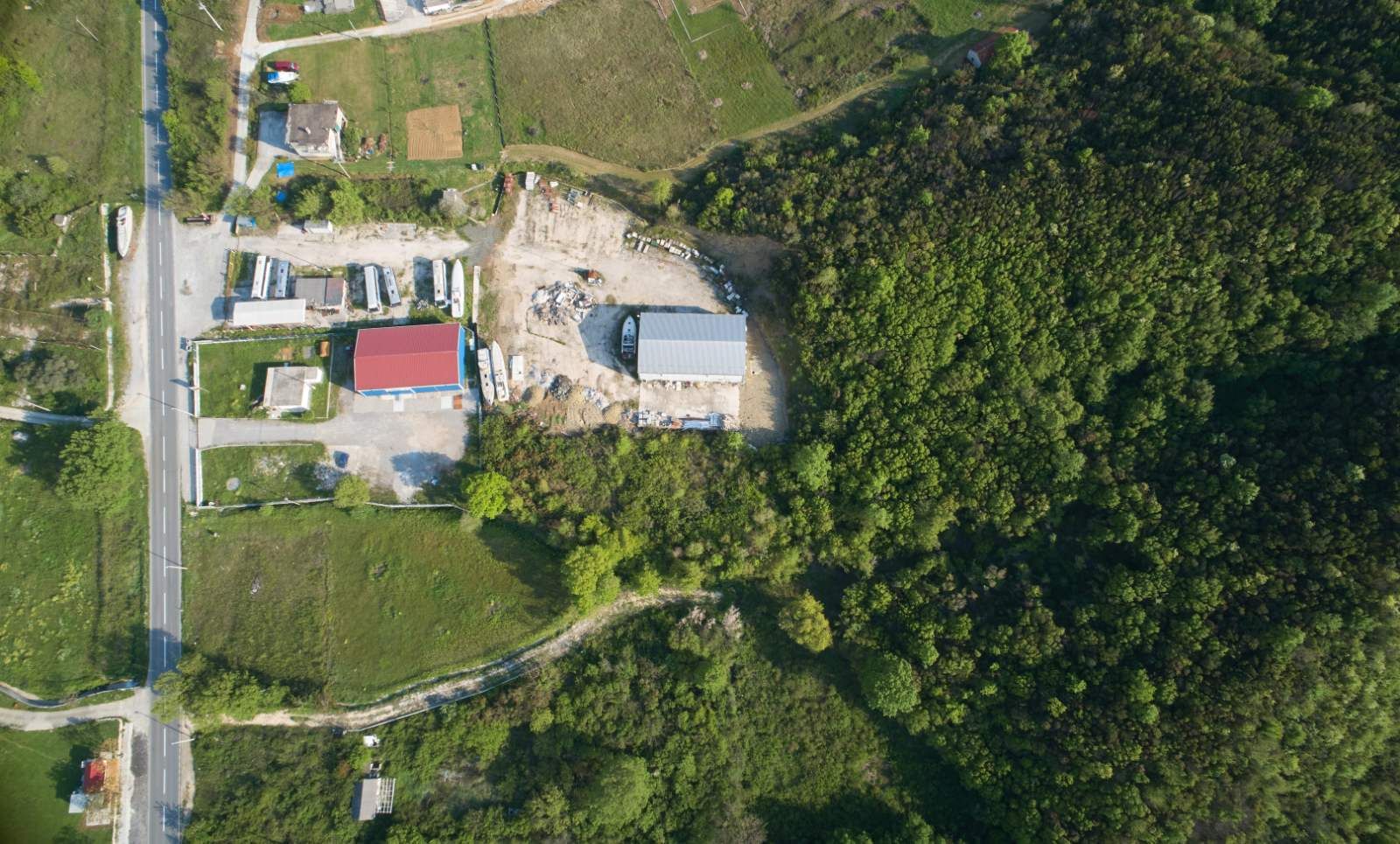 Na prodaju gradjevinski plac 2483m2,Radanovići (Kotor) - Amfora Real Estate