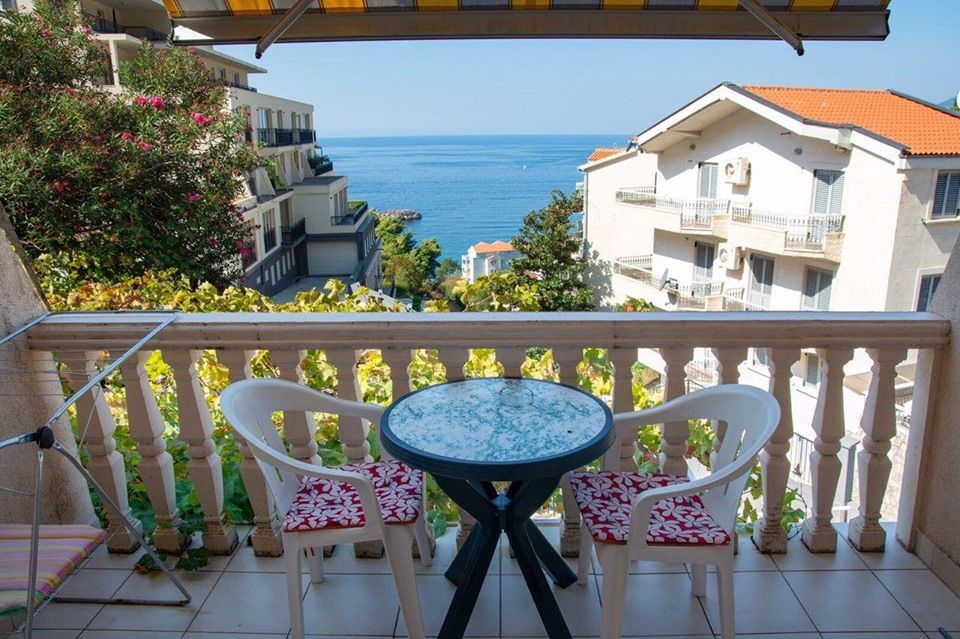 Trosprata kuća sa panoramskim pogledom na more,na ekskluzivnoj lokaciji,Sveti Stefan (Budva) - Amfora Real Estate