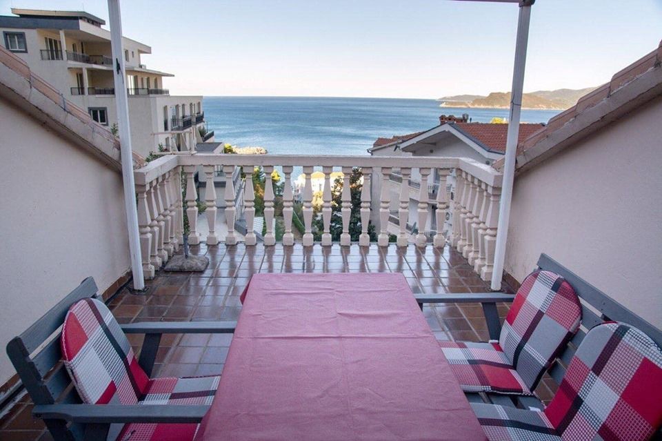 Trosprata kuća sa panoramskim pogledom na more,na ekskluzivnoj lokaciji,Sveti Stefan (Budva) - Amfora Real Estate