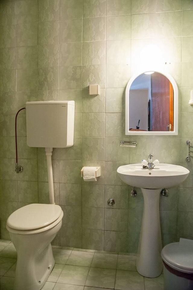 Trosprata kuća sa panoramskim pogledom na more,na ekskluzivnoj lokaciji,Sveti Stefan (Budva) - Amfora Real Estate