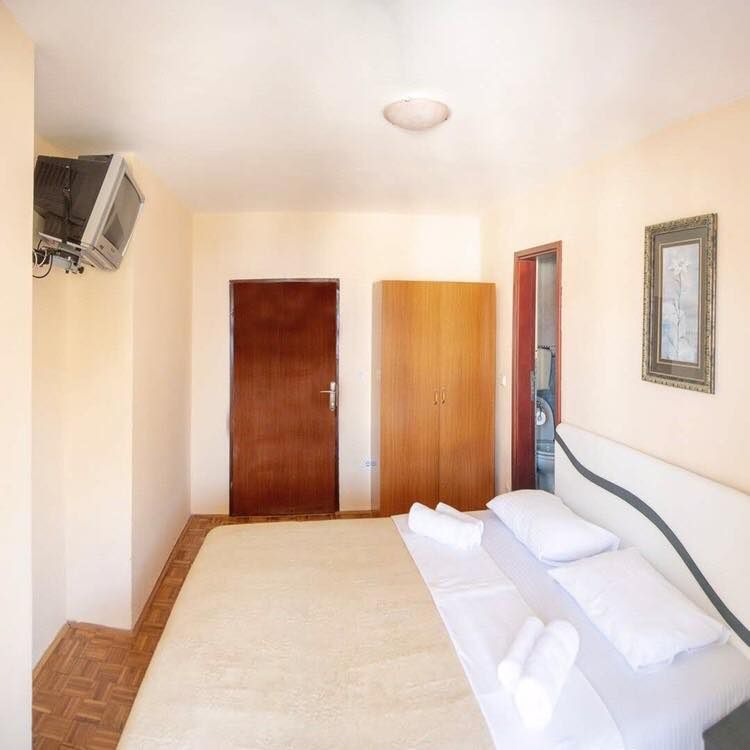 Trosprata kuća sa panoramskim pogledom na more,na ekskluzivnoj lokaciji,Sveti Stefan (Budva) - Amfora Real Estate