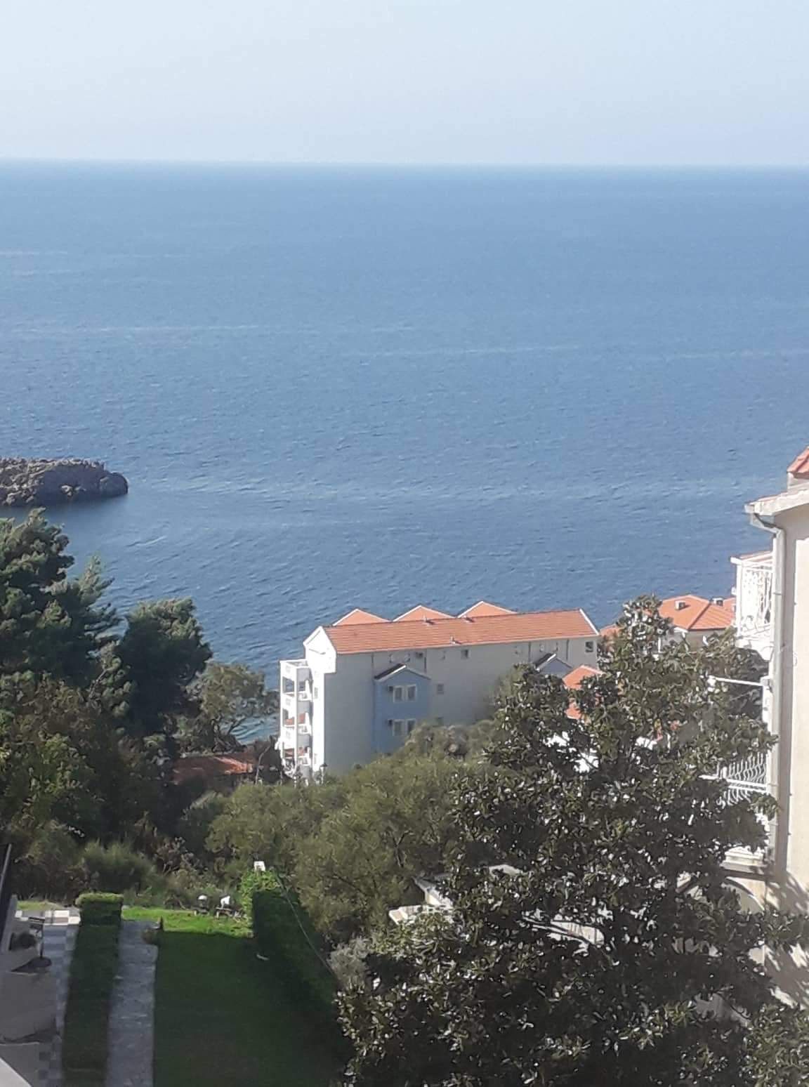 Trosprata kuća sa panoramskim pogledom na more,na ekskluzivnoj lokaciji,Sveti Stefan (Budva) - Amfora Real Estate