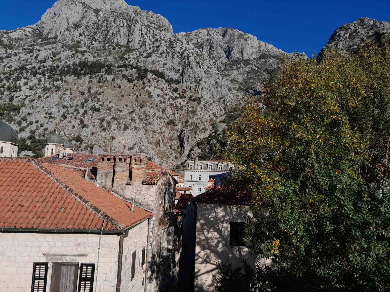 Renoviran dupleks stan 110m2 na odličnoj lokaciji ,Stari grad-Kotor. - Amfora Real Estate