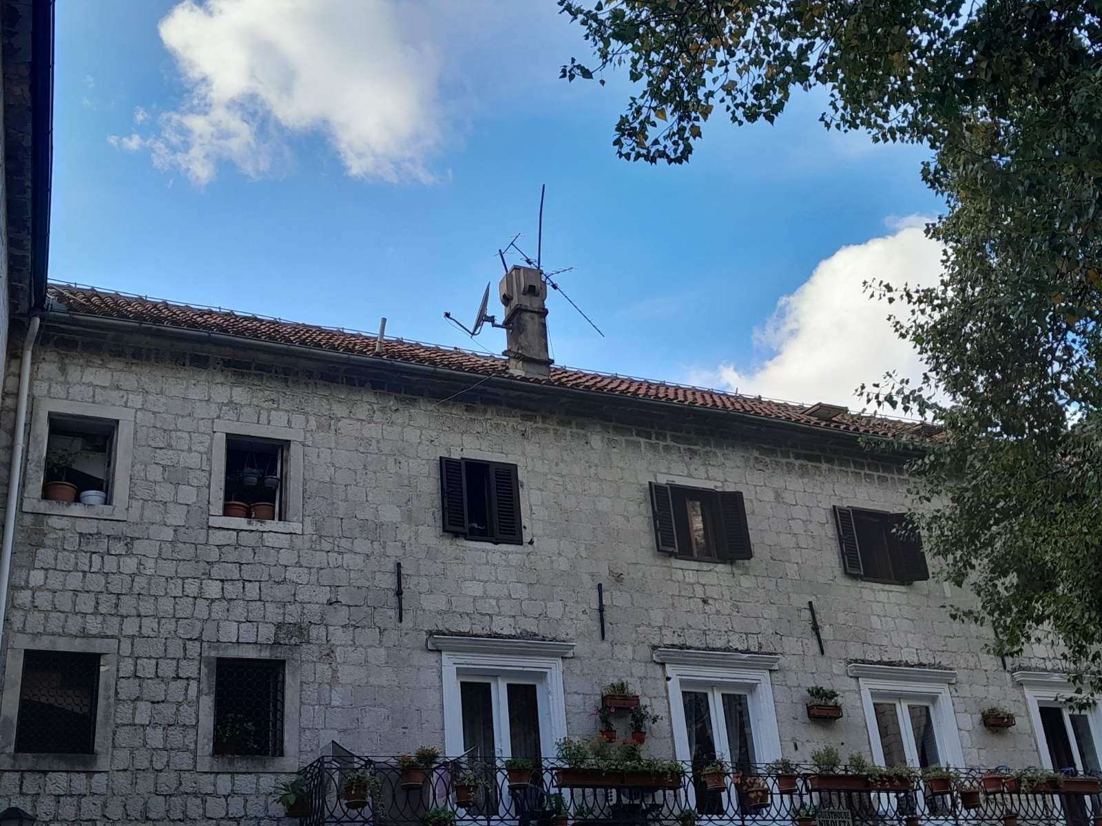 Renoviran dupleks stan 110m2 na odličnoj lokaciji ,Stari grad-Kotor. - Amfora Real Estate