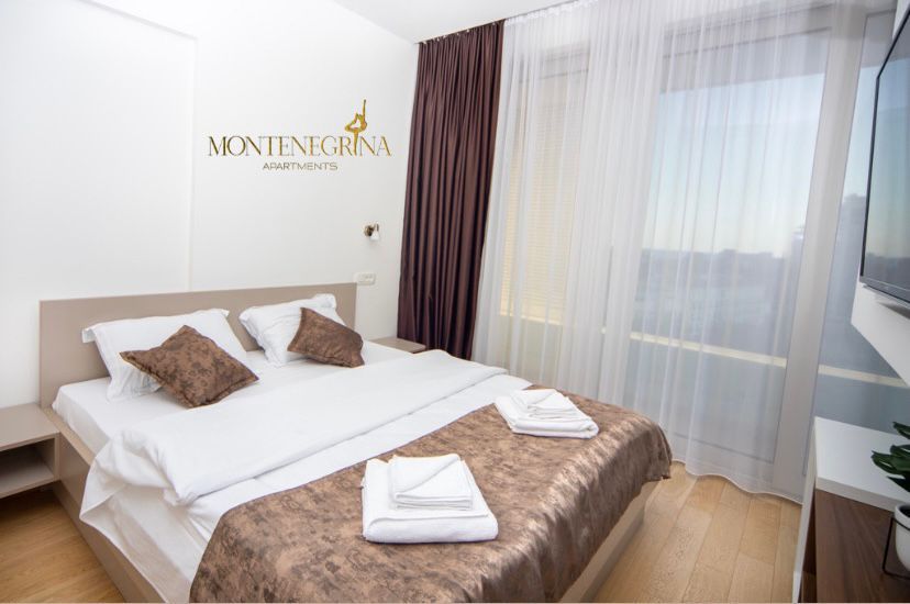 Izdavanje studio apartmana sa garaznim mestom– Centar Budve, 100 m od mora (Na duzi period) - Amfora Real Estate