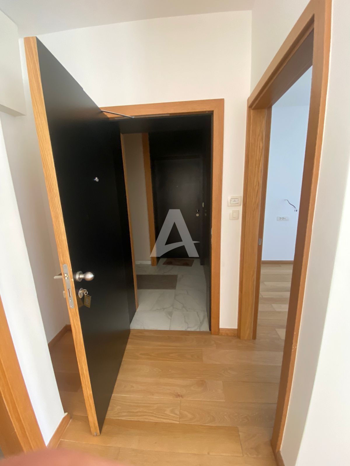 amforaproperty.com/Na prodaju nov dvosoban stan od 73m2 ,u zgradi Condo-hotela WOW, prva linija do mora.Budva