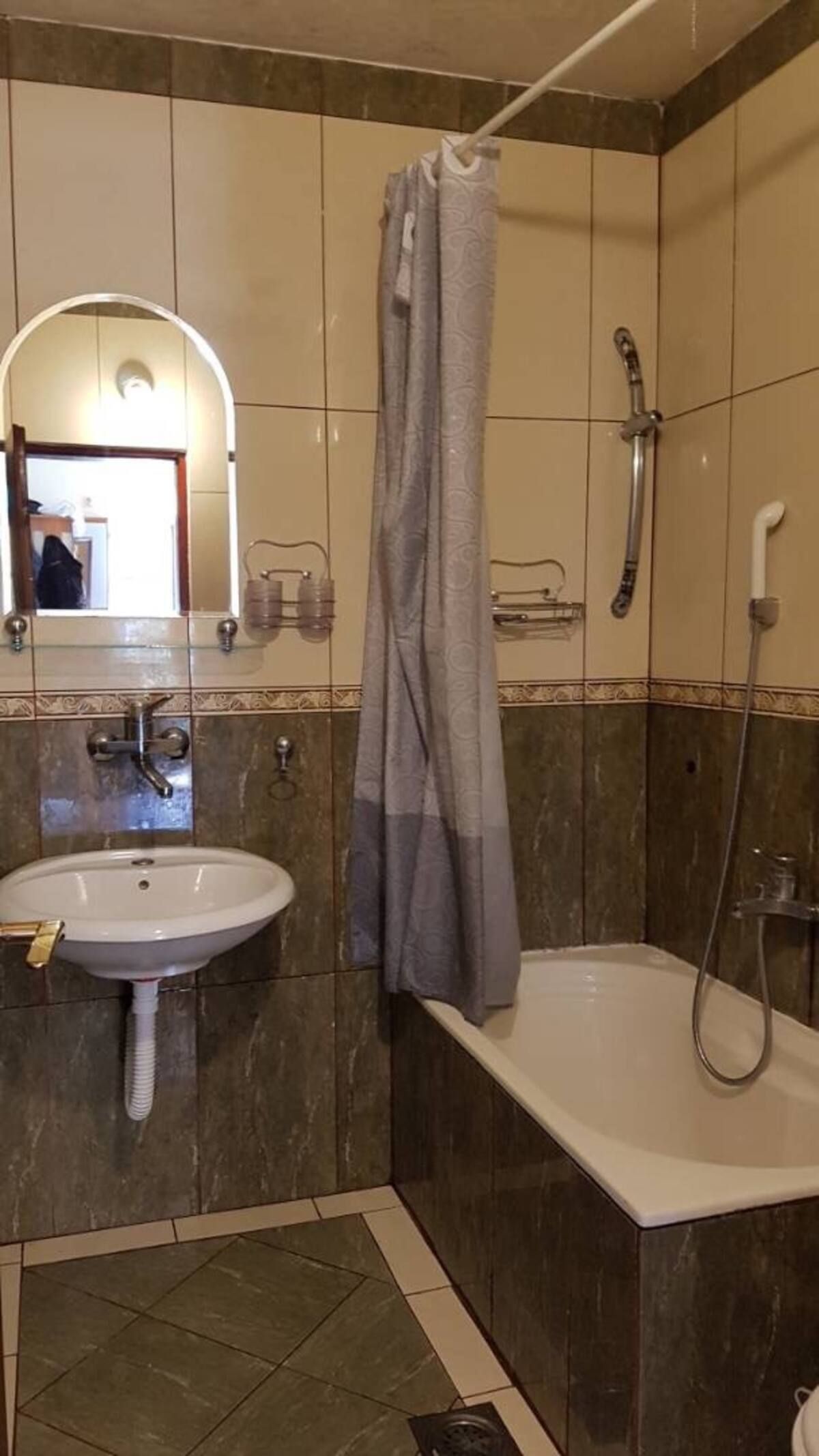 Jednosoban apartman sa velikom terasom i panoramskim pogledom,na samo 3 minuta od mora,Sveti Stefan-Budva  (NA DUZI PERIOD) - Amfora Real Estate