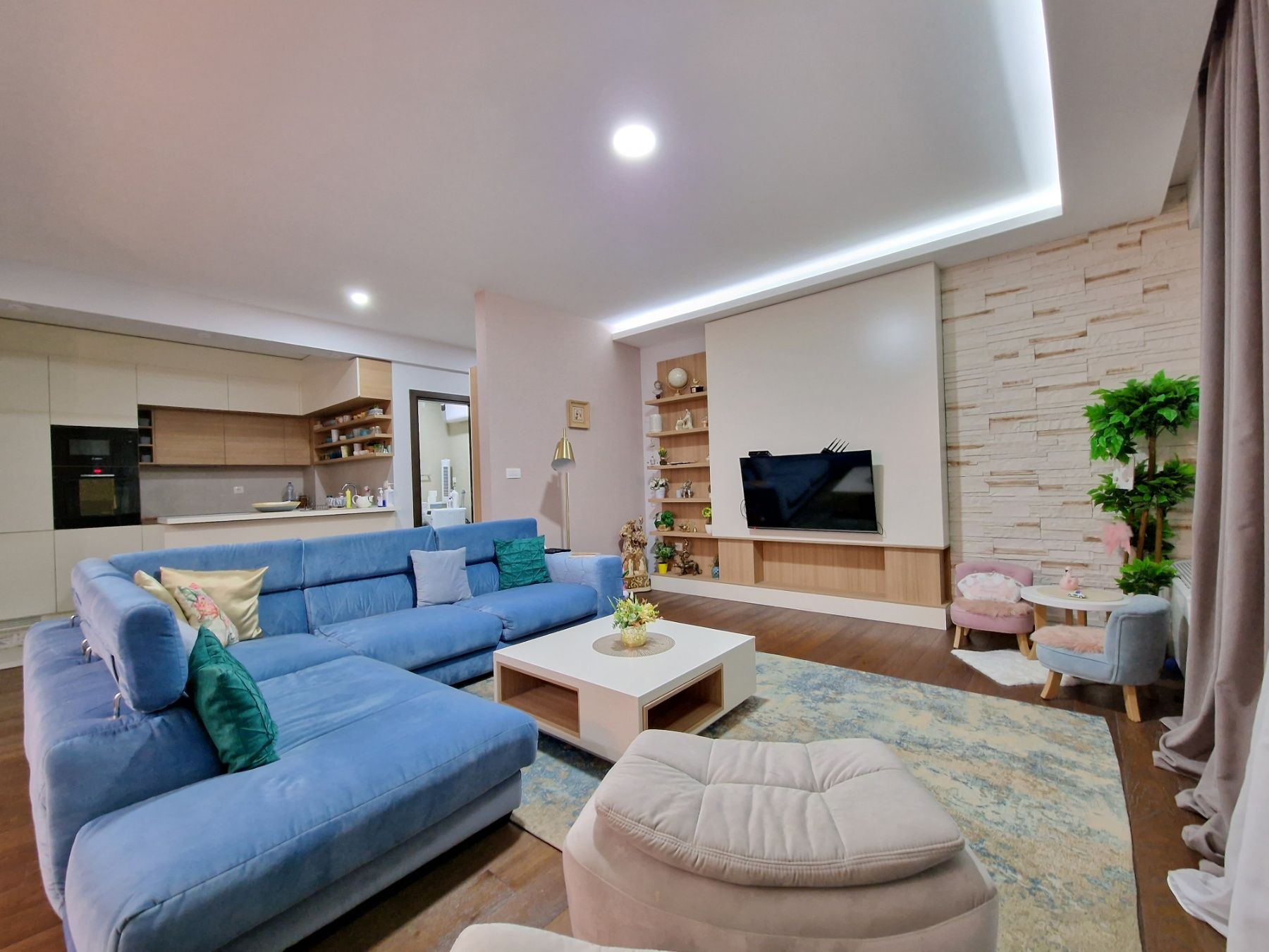 Luksuzan penthouse 176m2 sa panoramskim pogledom na more i grad,na ekskluzivnoj lokaciji Bulevar-Budva.(300 metara od mora) - Amfora Real Estate