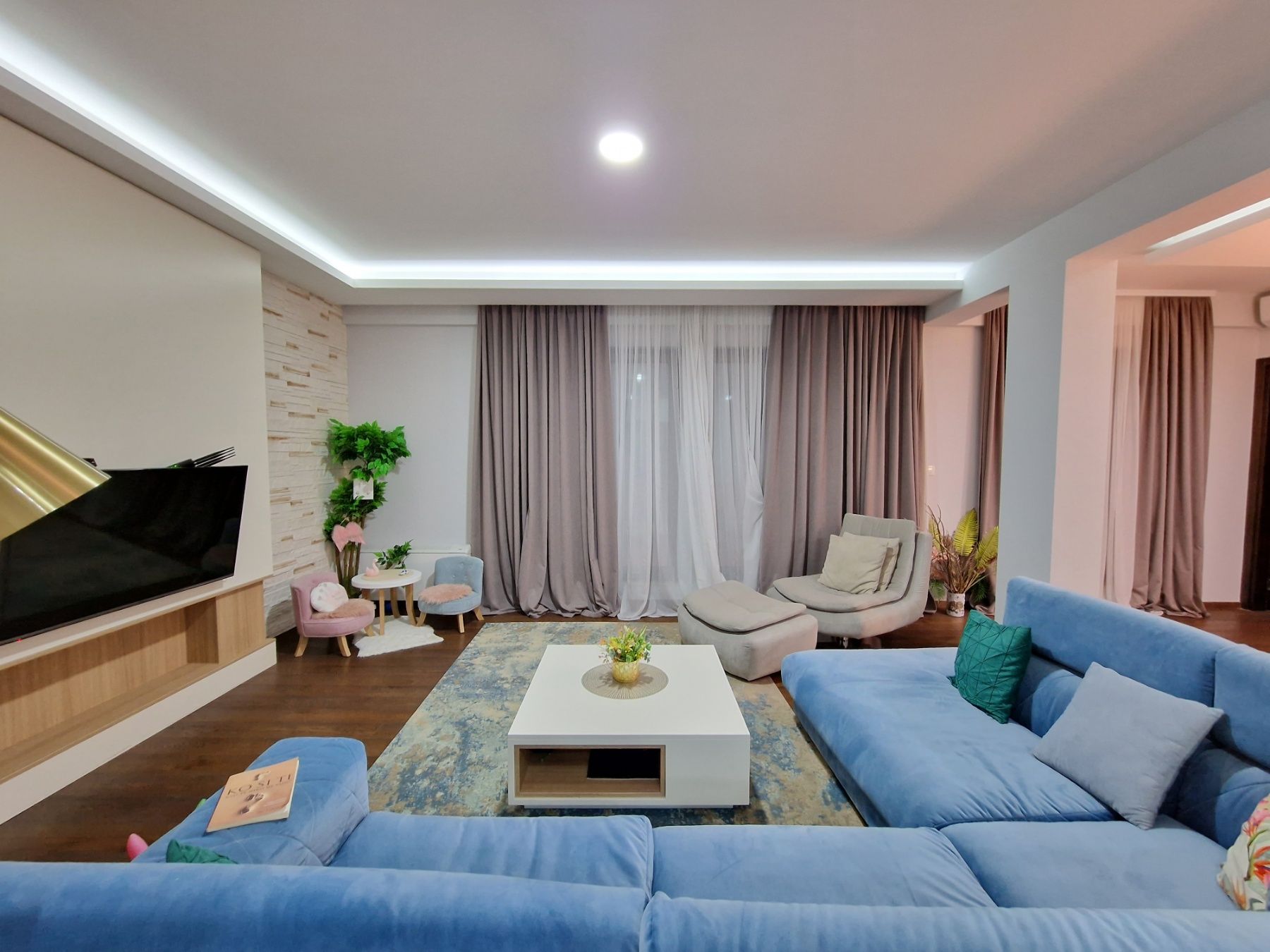 Luksuzan penthouse 176m2 sa panoramskim pogledom na more i grad,na ekskluzivnoj lokaciji Bulevar-Budva.(300 metara od mora) - Amfora Real Estate