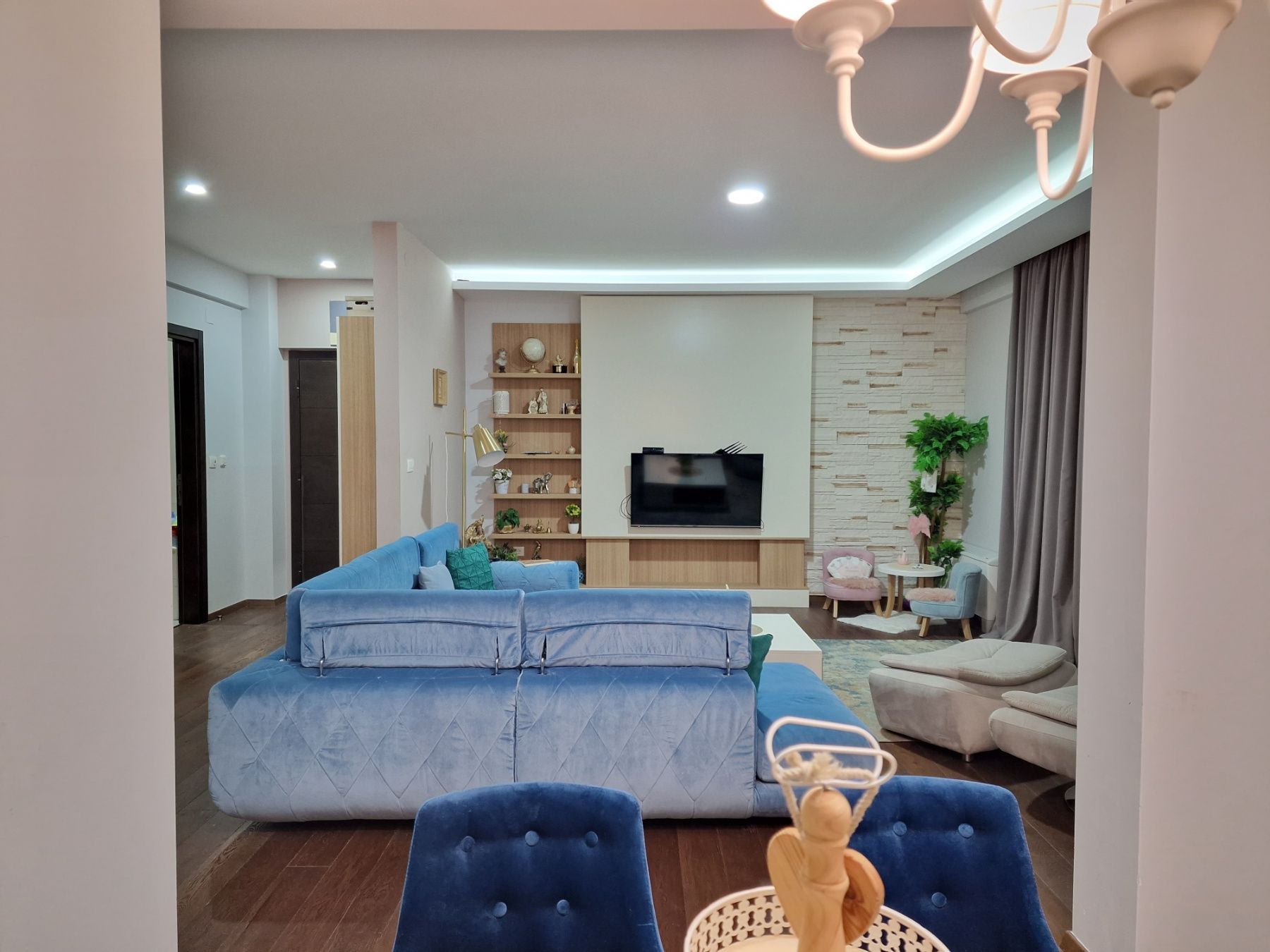 Luksuzan penthouse 176m2 sa panoramskim pogledom na more i grad,na ekskluzivnoj lokaciji Bulevar-Budva.(300 metara od mora) - Amfora Real Estate