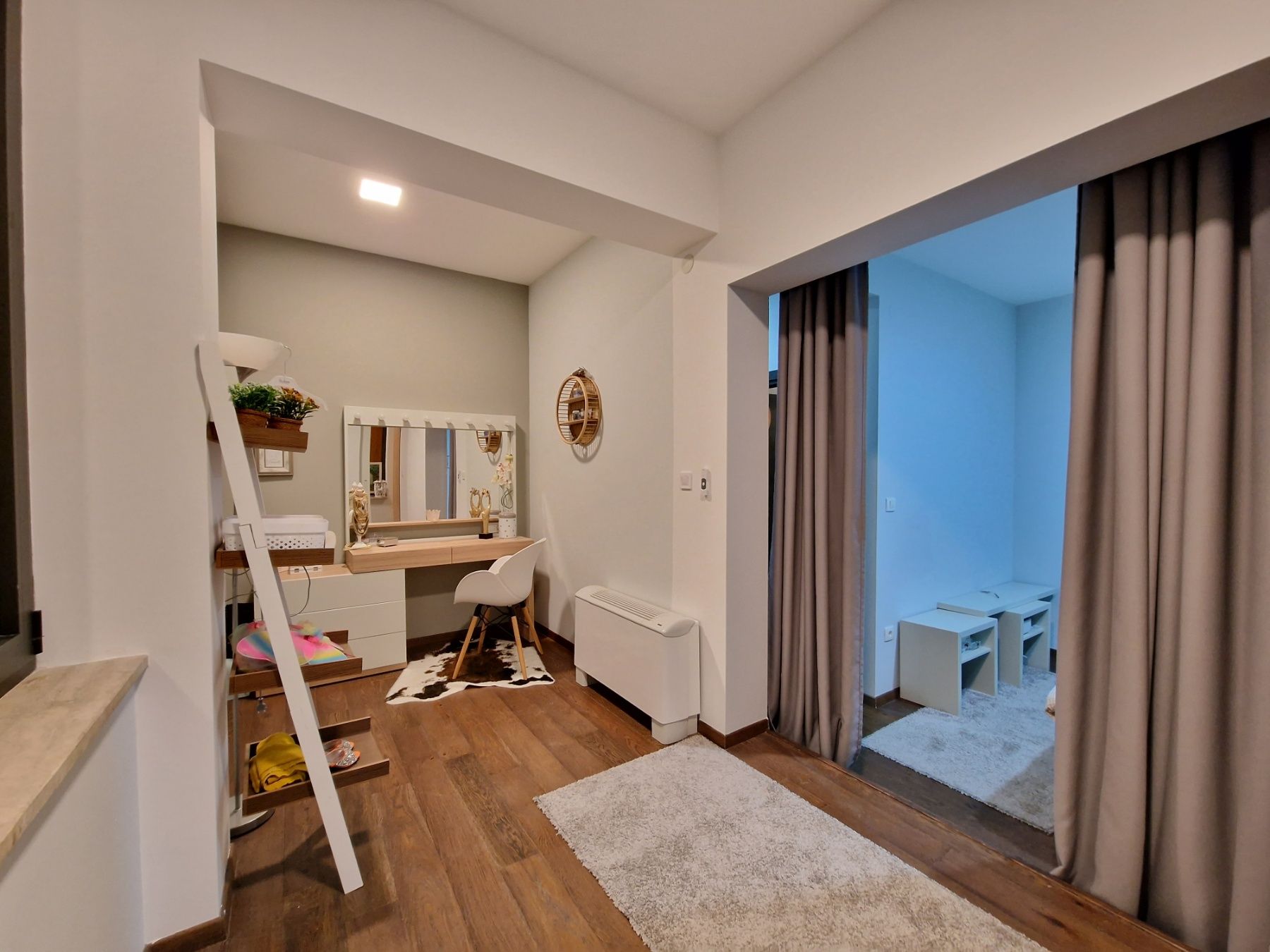 Luksuzan penthouse 176m2 sa panoramskim pogledom na more i grad,na ekskluzivnoj lokaciji Bulevar-Budva.(300 metara od mora) - Amfora Real Estate