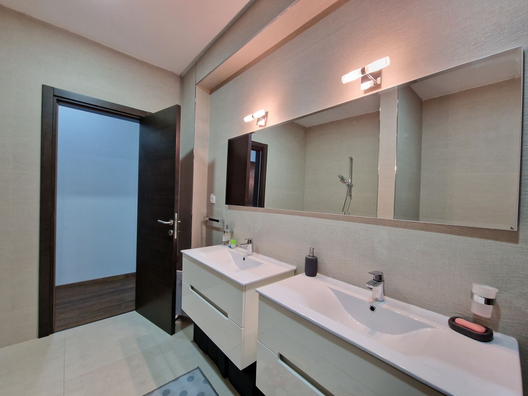 Luksuzan penthouse 176m2 sa panoramskim pogledom na more i grad,na ekskluzivnoj lokaciji Bulevar-Budva.(300 metara od mora) - Amfora Real Estate