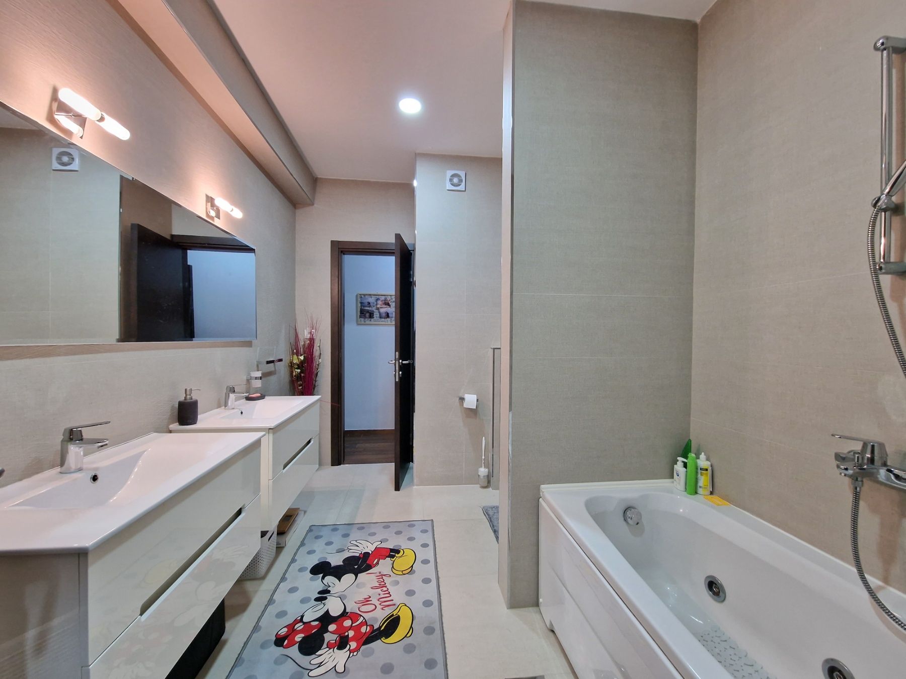 Luksuzan penthouse 176m2 sa panoramskim pogledom na more i grad,na ekskluzivnoj lokaciji Bulevar-Budva.(300 metara od mora) - Amfora Real Estate