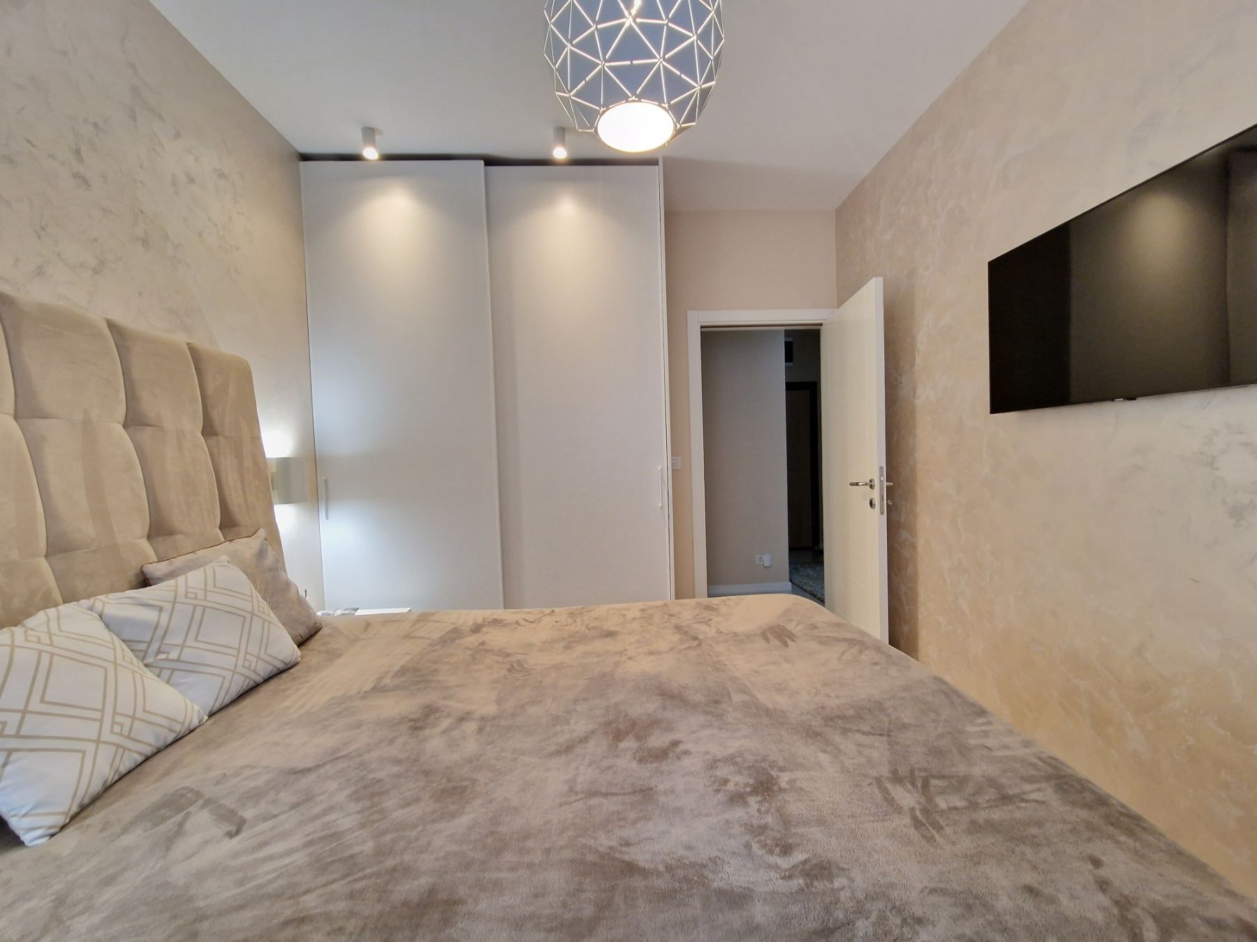 Jednosoban luksuno opremljen stan 46m2 u novom kompleksu The Old Bakery u Budvi. - Amfora Real Estate