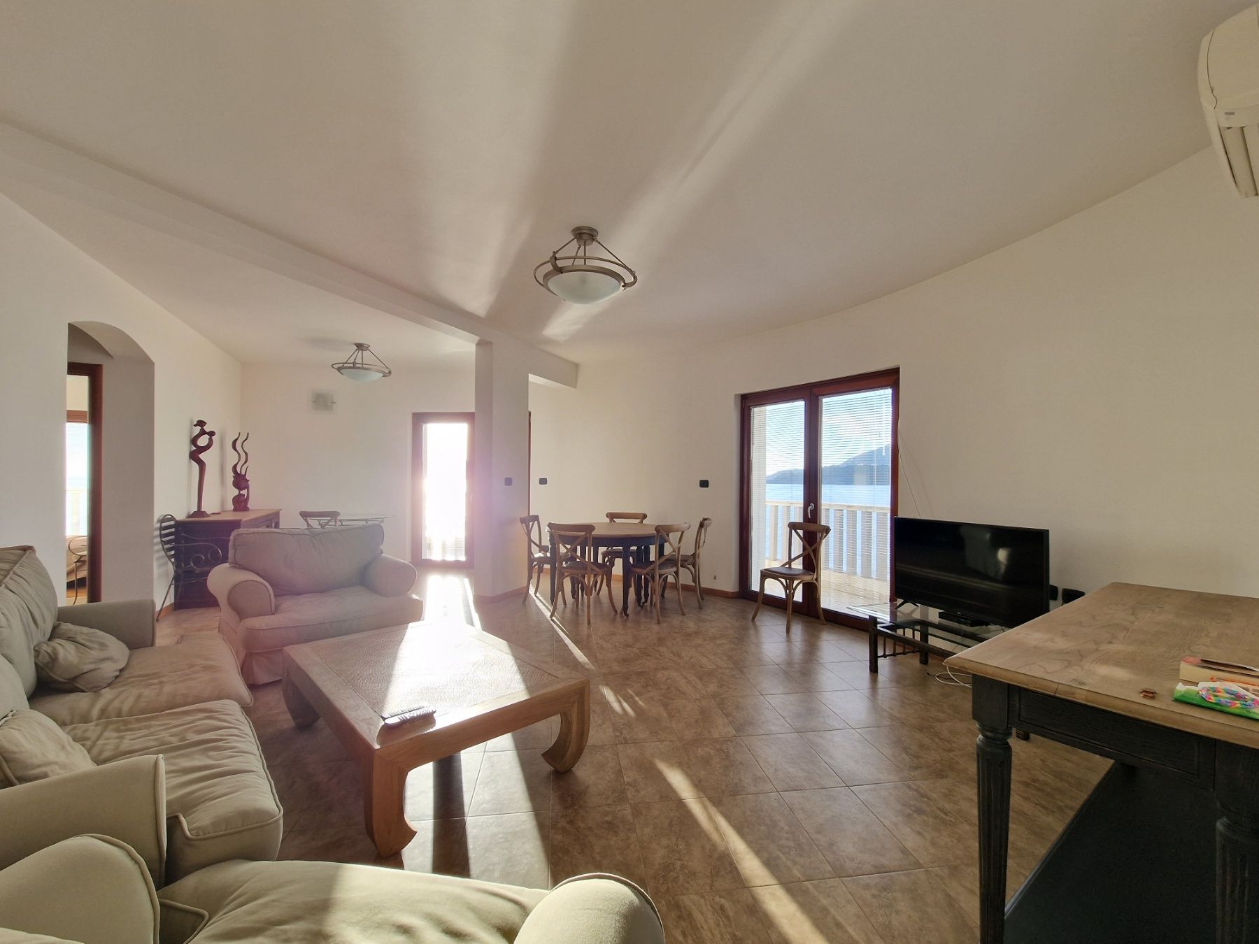 Rafailovići,luksuzan dvosoban stan 163m2 sa panoramskim pogledom, na samoj obali mora. - Amfora Real Estate