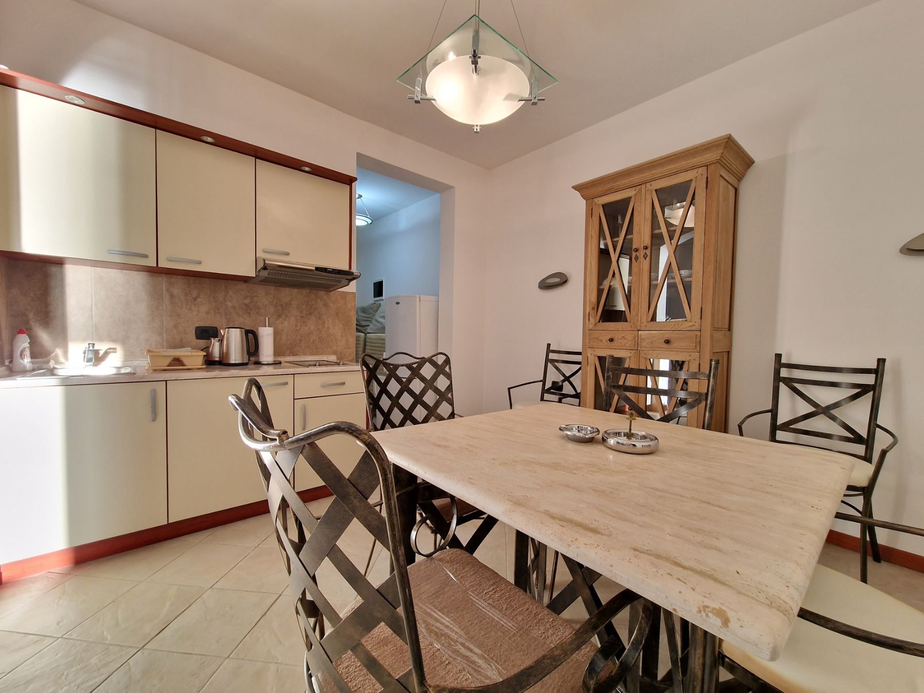 Rafailovići,luksuzan dvosoban stan 163m2 sa panoramskim pogledom, na samoj obali mora. - Amfora Real Estate