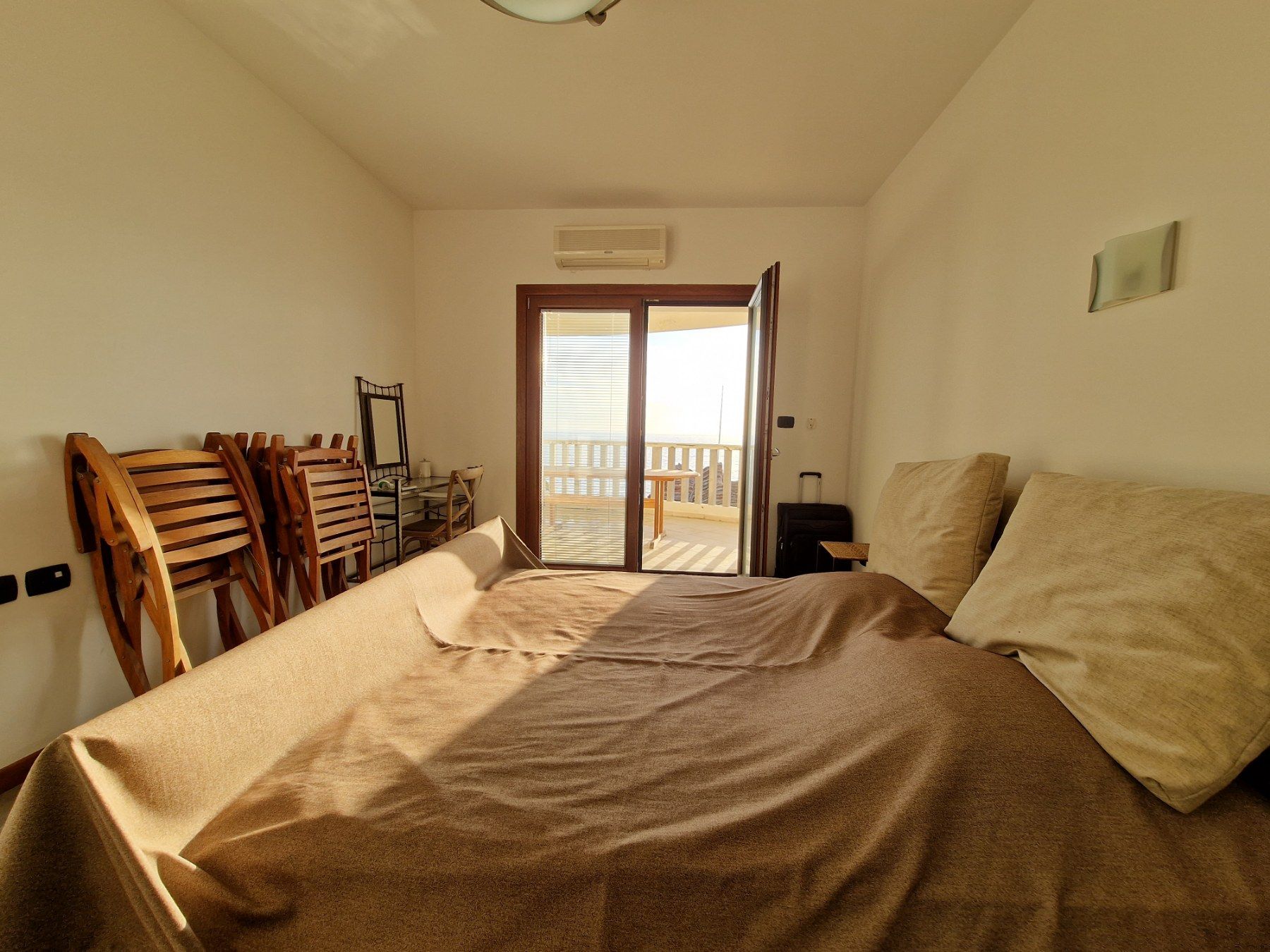 Rafailovići,luksuzan dvosoban stan 163m2 sa panoramskim pogledom, na samoj obali mora. - Amfora Real Estate