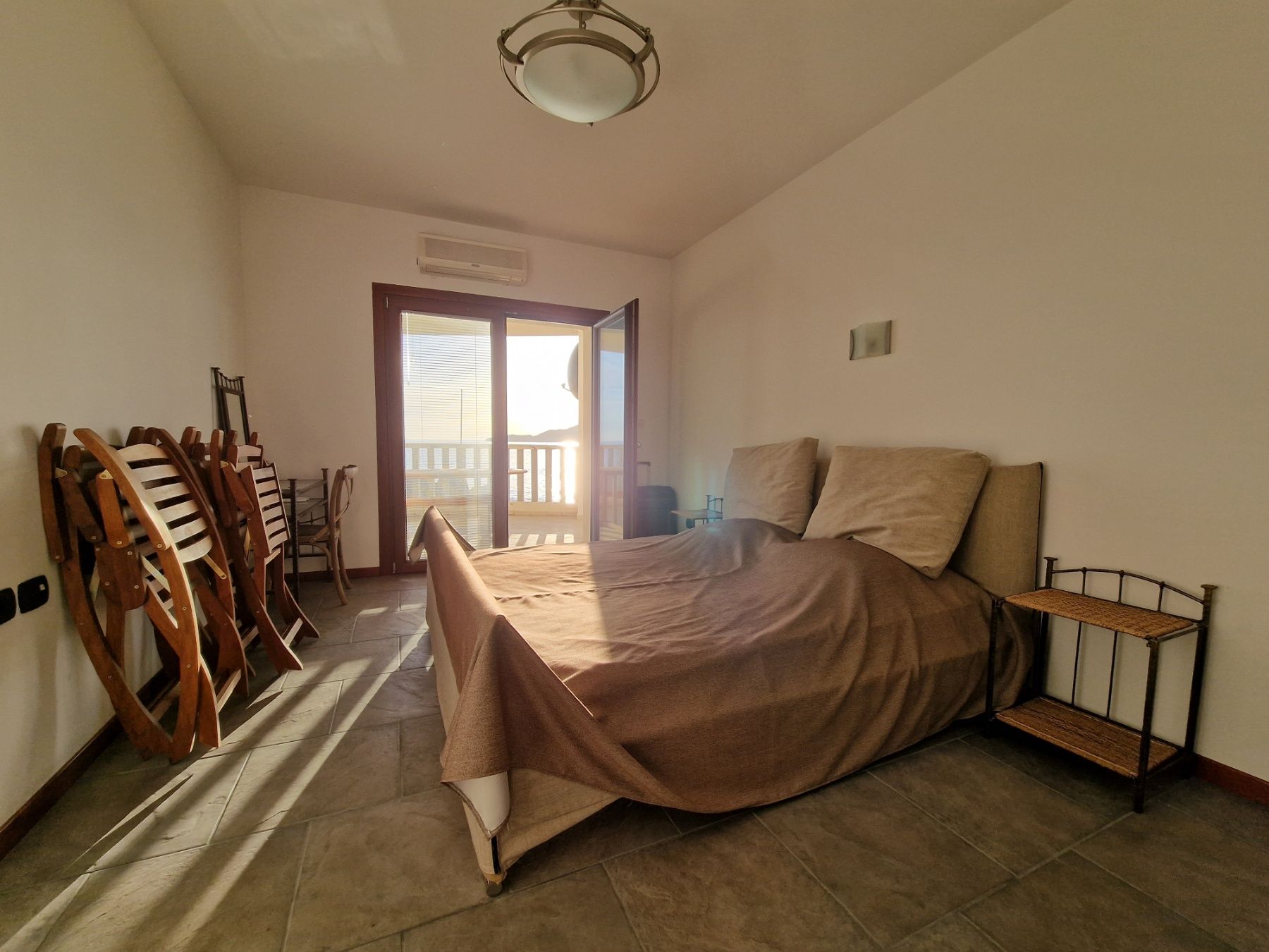 Rafailovići,luksuzan dvosoban stan 163m2 sa panoramskim pogledom, na samoj obali mora. - Amfora Real Estate