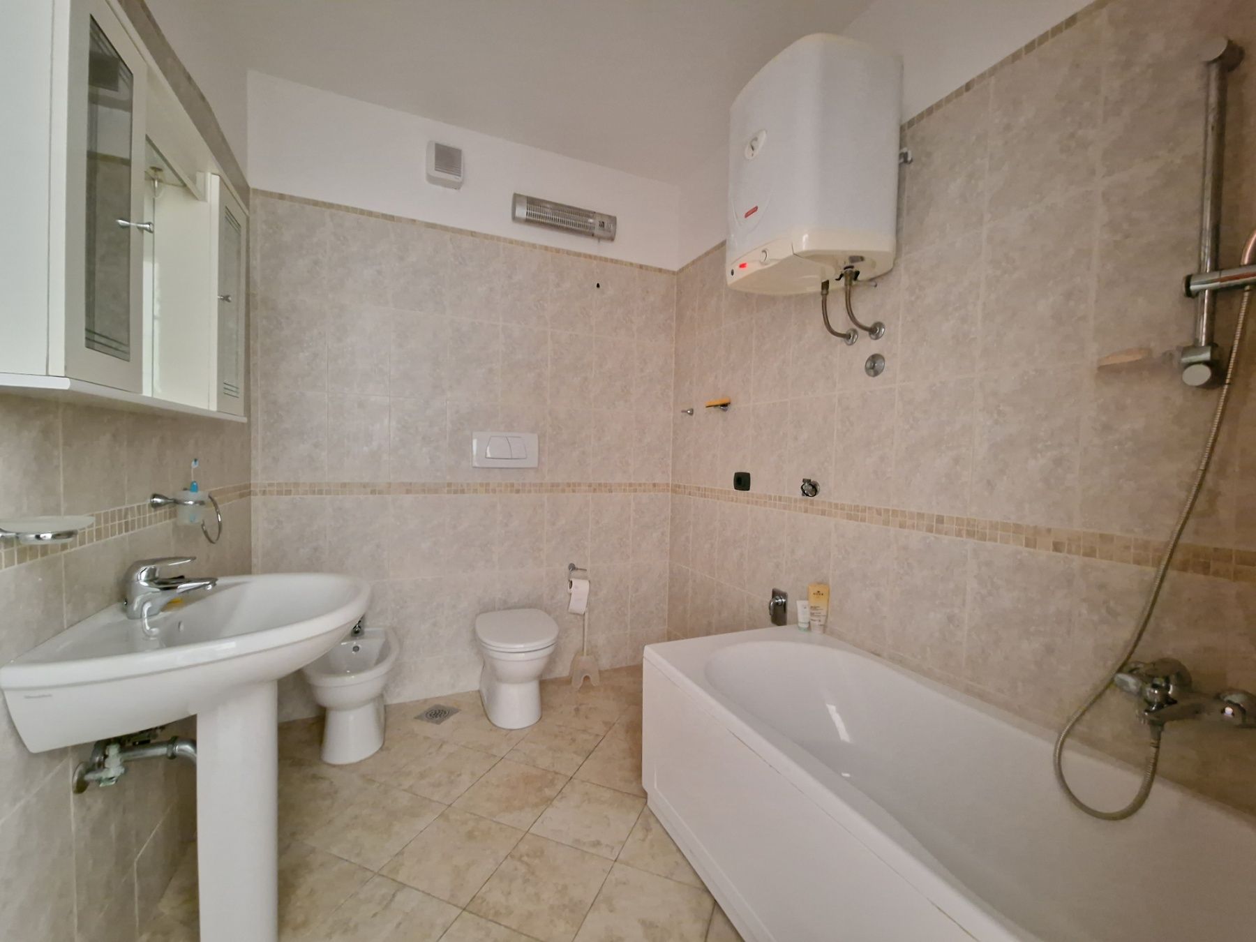 Rafailovići,luksuzan dvosoban stan 163m2 sa panoramskim pogledom, na samoj obali mora. - Amfora Real Estate