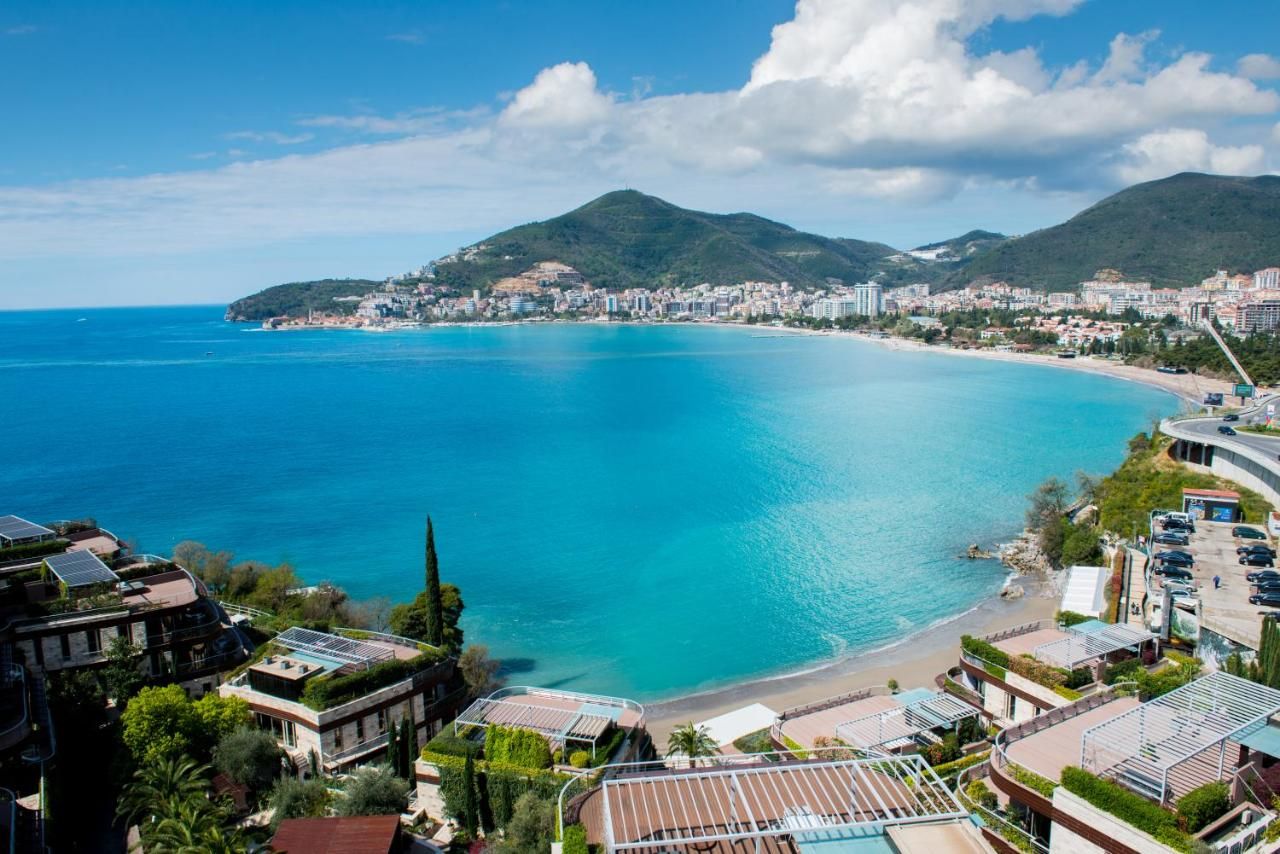 Poslovni prostor 626m2 na samo 150 metara od mora u luksuznom apart-hotelu Harmonia u Budvi. - Amfora Real Estate