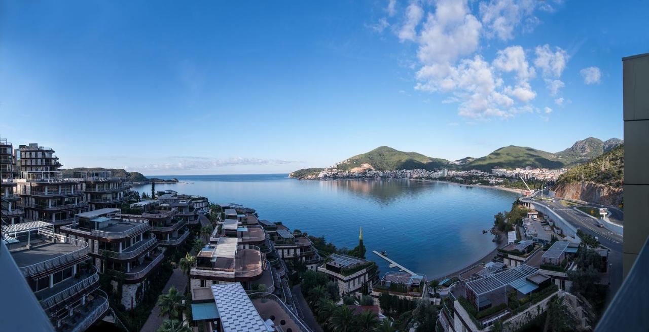 Poslovni prostor 626m2 na samo 150 metara od mora u luksuznom apart-hotelu Harmonia u Budvi. - Amfora Real Estate