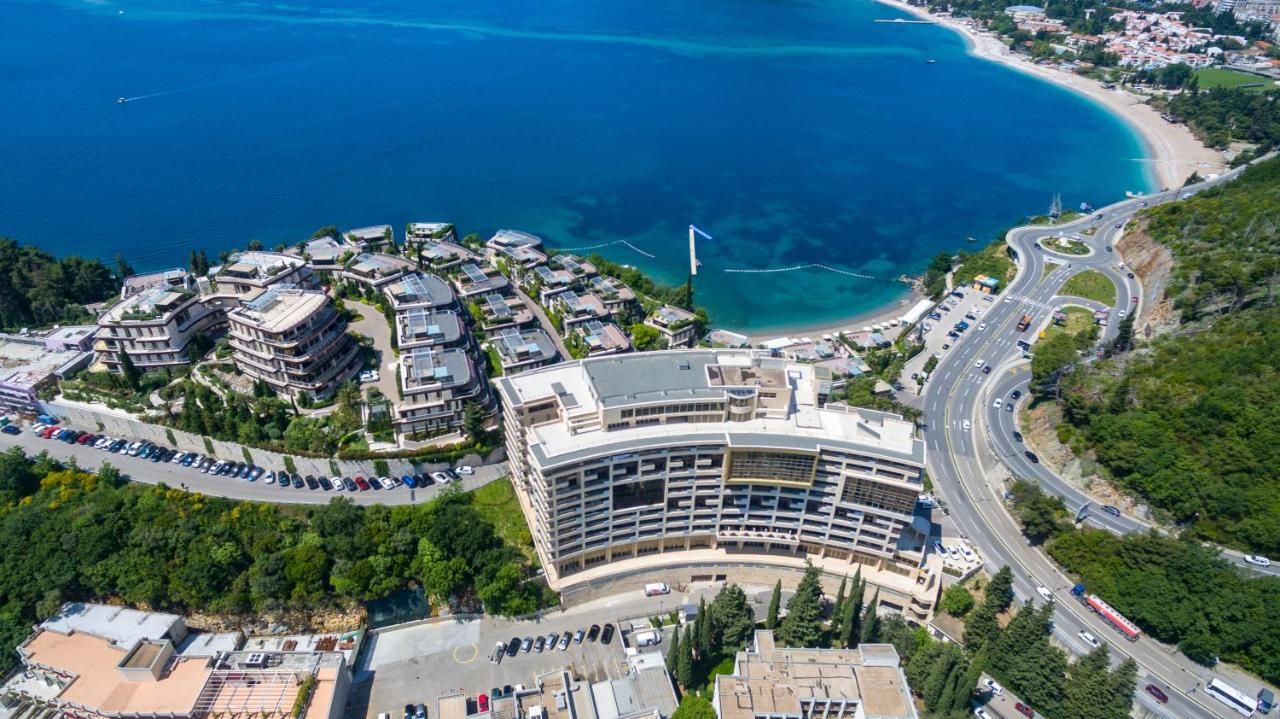 Poslovni prostor 626m2 na samo 150 metara od mora u luksuznom apart-hotelu Harmonia u Budvi. - Amfora Real Estate