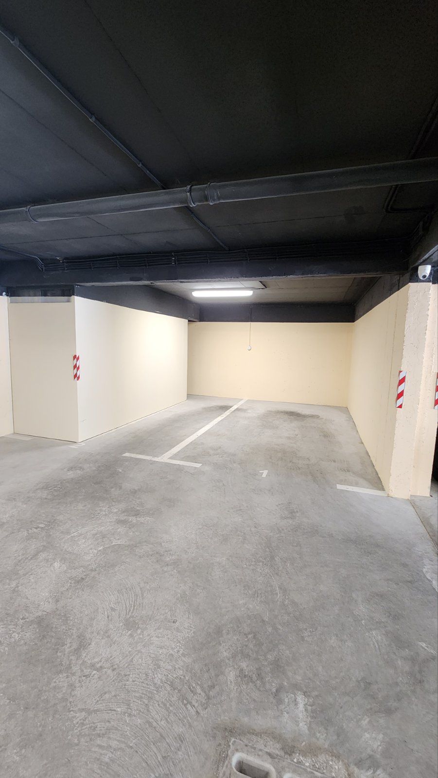 Nov luksuzan četvorosoban stan 105m2 sa dva garažna mesta,jednim parking mestom na fenomenalnoj lokaciji u novom naselju Kava u Tivtu. - Amfora Real Estate