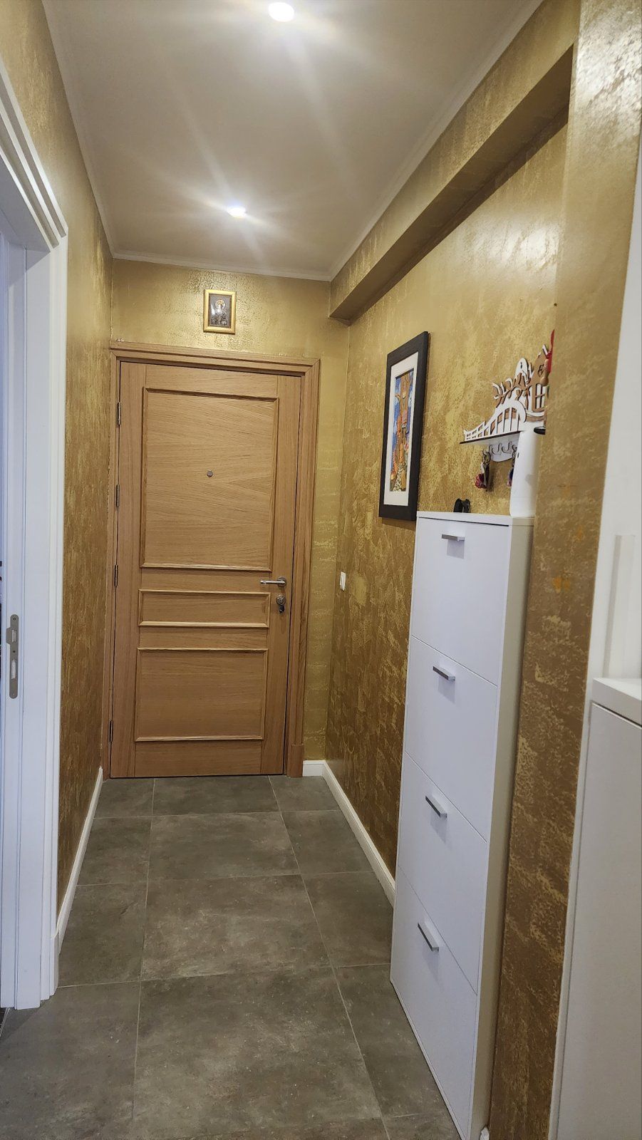 Nov luksuzan četvorosoban stan 105m2 sa dva garažna mesta,jednim parking mestom na fenomenalnoj lokaciji u novom naselju Kava u Tivtu. - Amfora Real Estate