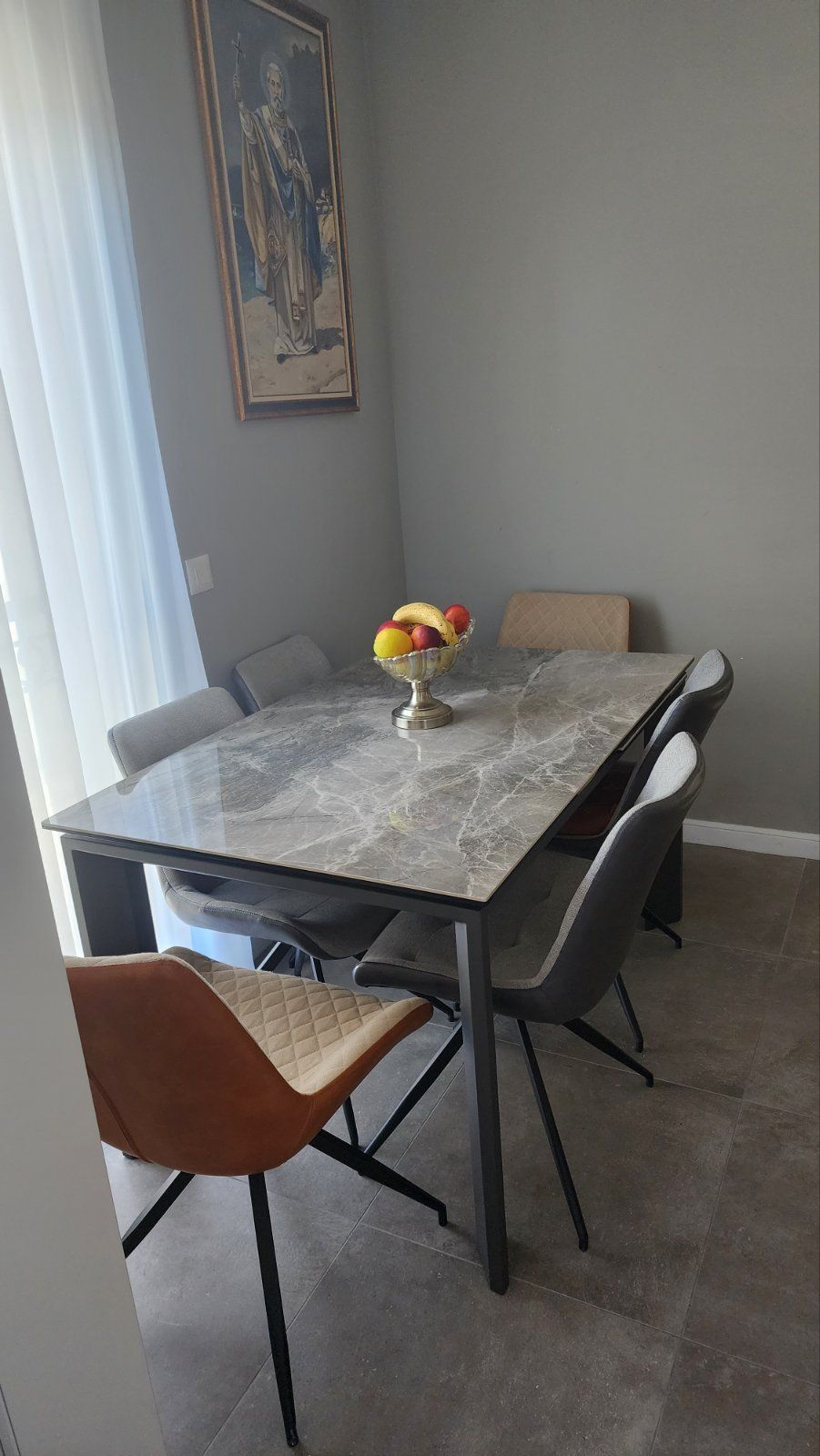 Nov luksuzan četvorosoban stan 105m2 sa dva garažna mesta,jednim parking mestom na fenomenalnoj lokaciji u novom naselju Kava u Tivtu. - Amfora Real Estate