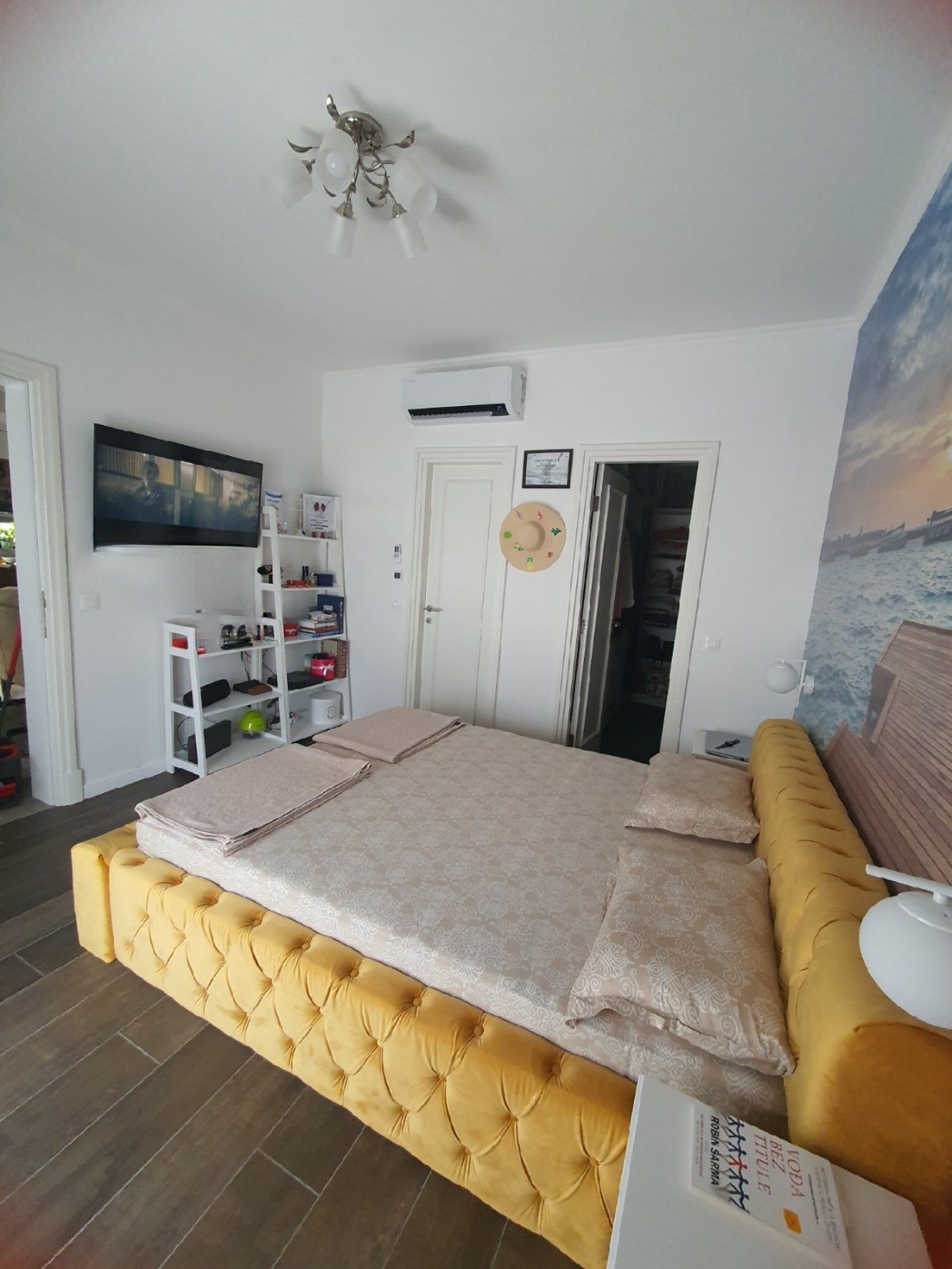 Nov luksuzan četvorosoban stan 105m2 sa dva garažna mesta,jednim parking mestom na fenomenalnoj lokaciji u novom naselju Kava u Tivtu. - Amfora Real Estate