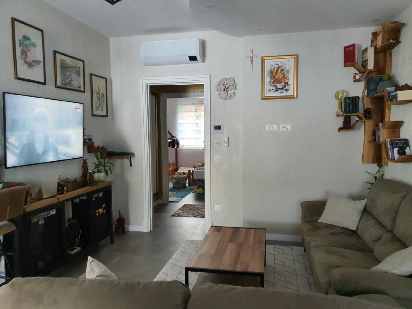 Nov luksuzan četvorosoban stan 105m2 sa dva garažna mesta,jednim parking mestom na fenomenalnoj lokaciji u novom naselju Kava u Tivtu. - Amfora Real Estate