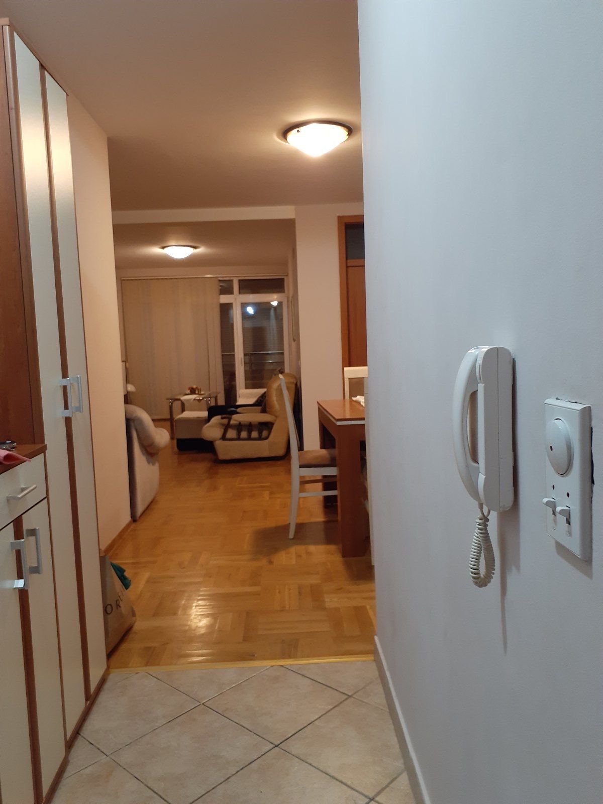 Jednosoban namešten stan 56m2 na odlicnoj lokaciji,kod nove osnovne škole,Rozino-Budva. - Amfora Real Estate