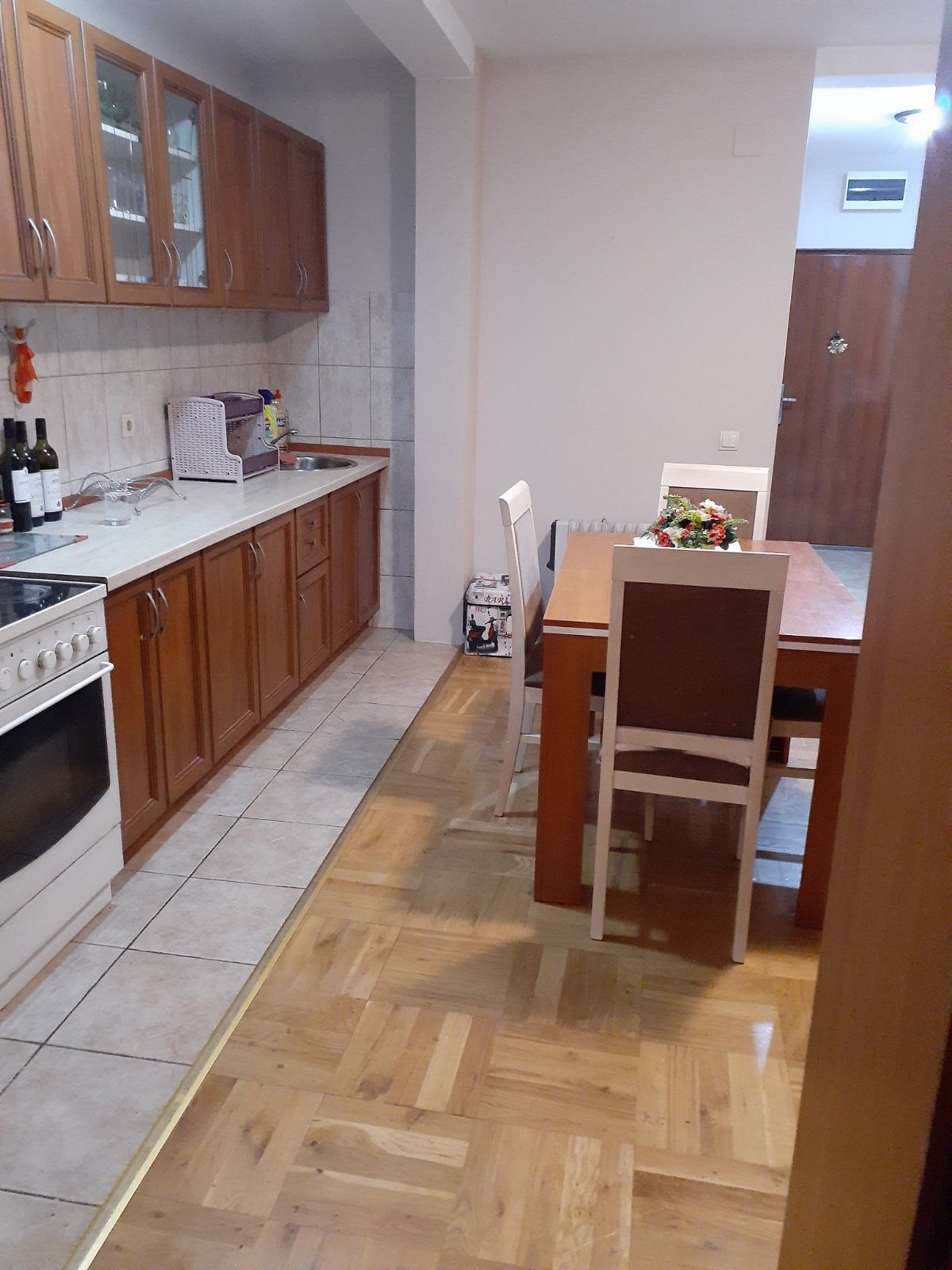 Jednosoban namešten stan 56m2 na odlicnoj lokaciji,kod nove osnovne škole,Rozino-Budva. - Amfora Real Estate