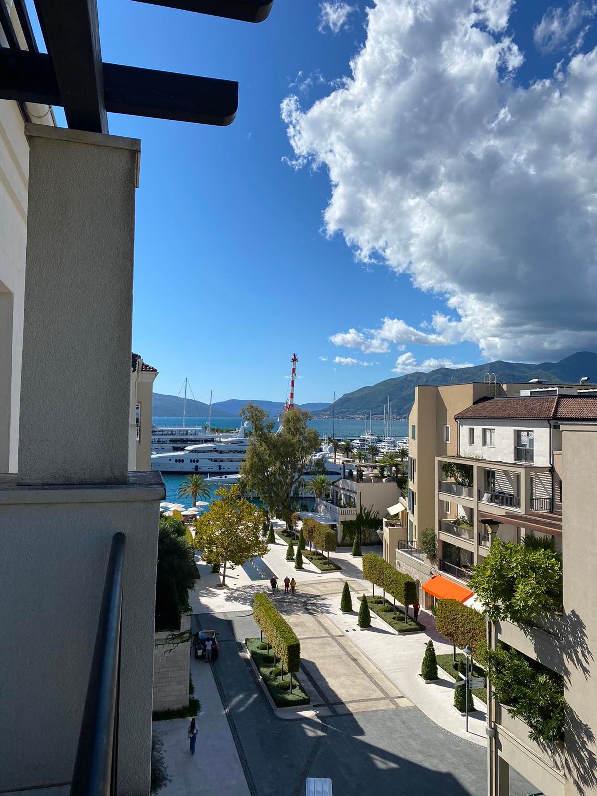 Tivat, Porto Montenegro – Jednosoban luks stan 75m2 s pogledom na more, objekat Ksenija - Amfora Real Estate