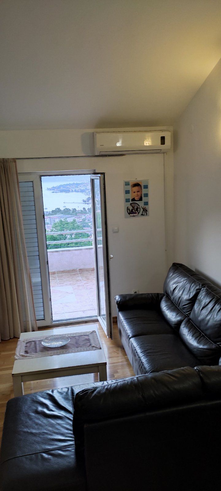 Kuca površine 280m2 i 2000m2 placa, sa panoramskim pogledom na more i grad,Skaljari-Kotor. - Amfora Real Estate