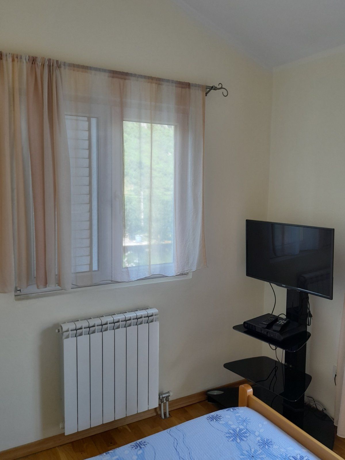 Kuca površine 280m2 i 2000m2 placa, sa panoramskim pogledom na more i grad,Skaljari-Kotor. - Amfora Real Estate