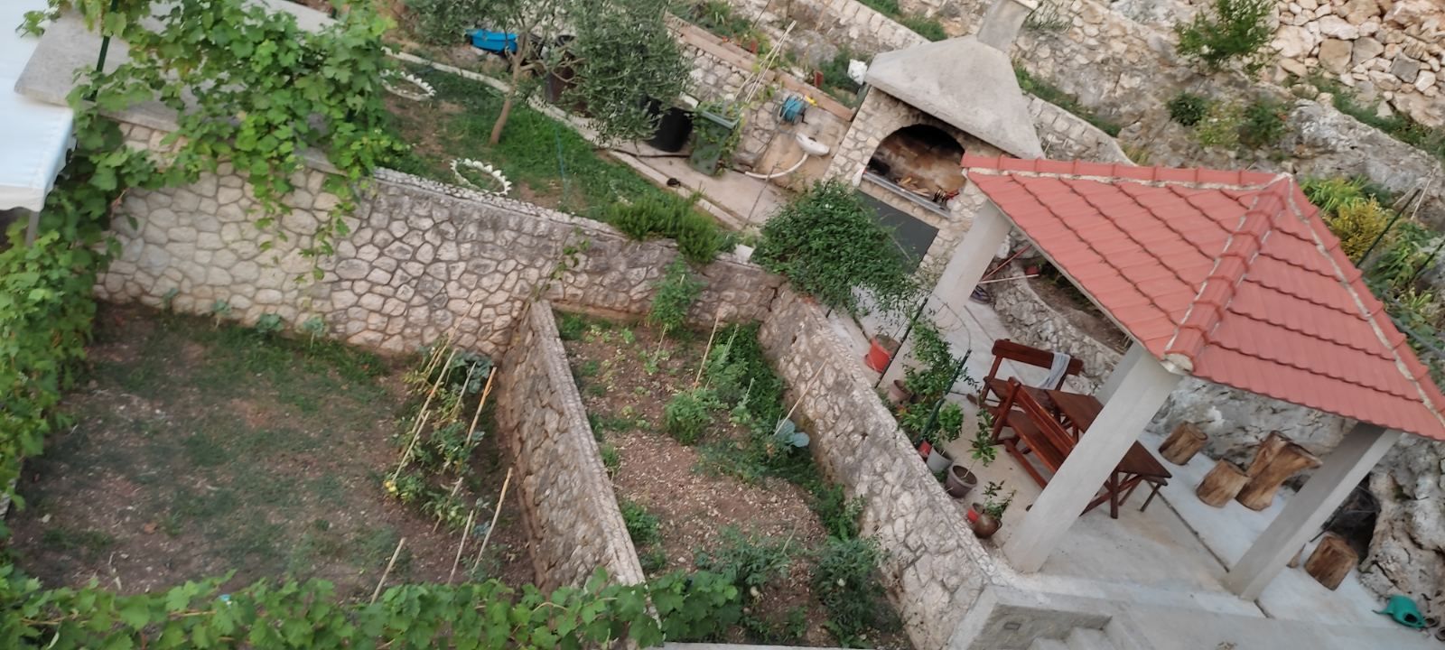 Kuca površine 280m2 i 2000m2 placa, sa panoramskim pogledom na more i grad,Skaljari-Kotor. - Amfora Real Estate