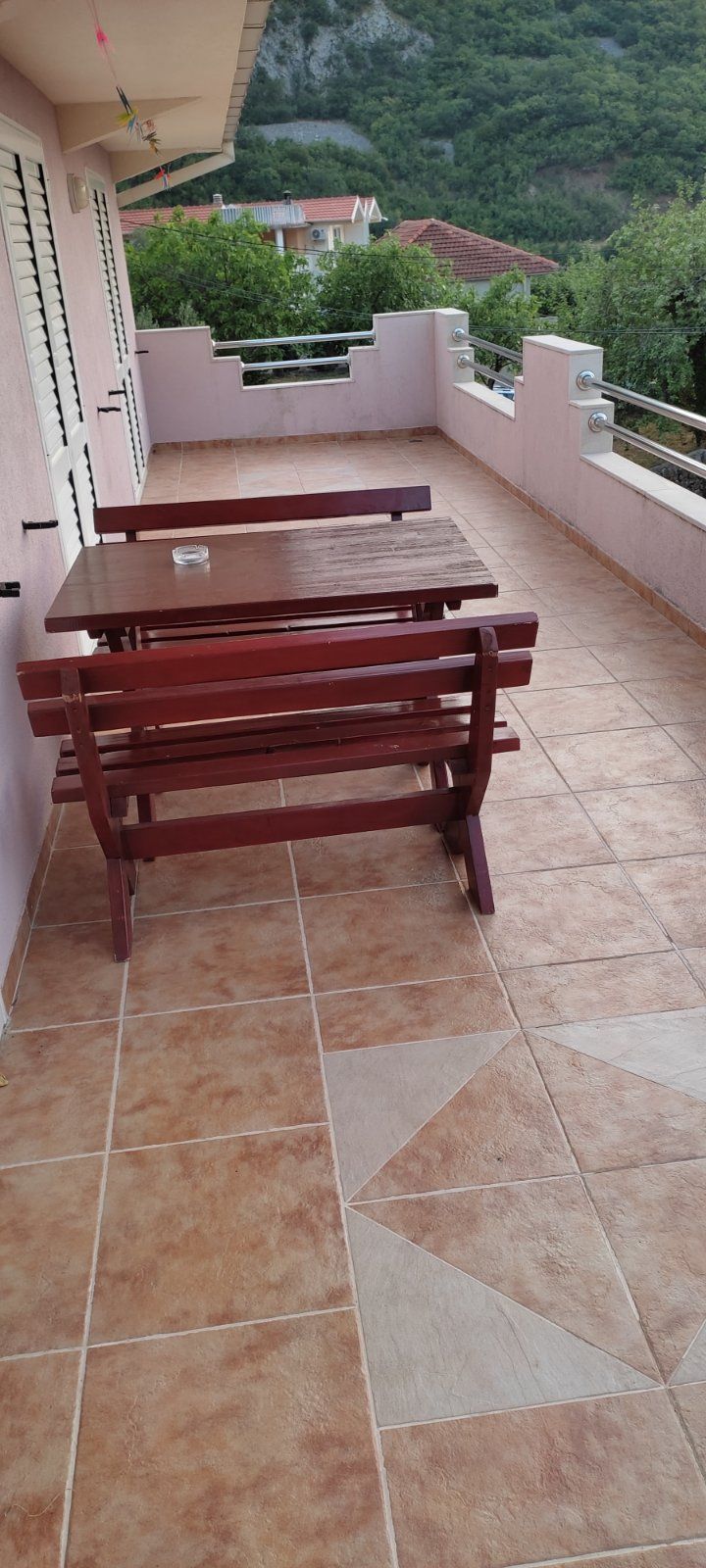 Kuca površine 280m2 i 2000m2 placa, sa panoramskim pogledom na more i grad,Skaljari-Kotor. - Amfora Real Estate