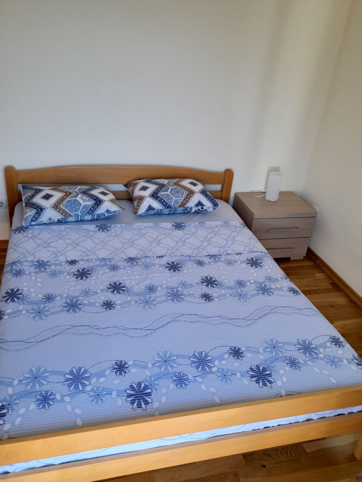 Kuca površine 280m2 i 2000m2 placa, sa panoramskim pogledom na more i grad,Skaljari-Kotor. - Amfora Real Estate