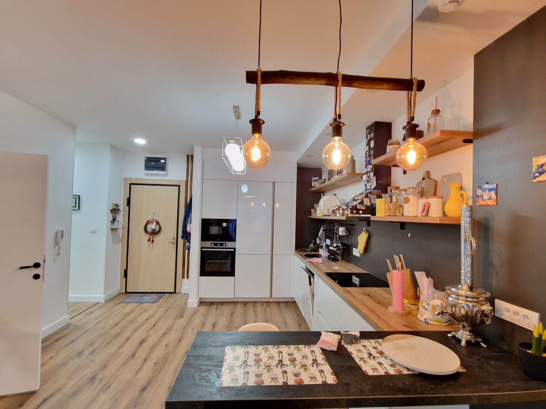 Luksuzan trosoban penthouse 105m2 plus 220m2 terasa sa panoramskim pogledom na more i grad, - Amfora Real Estate